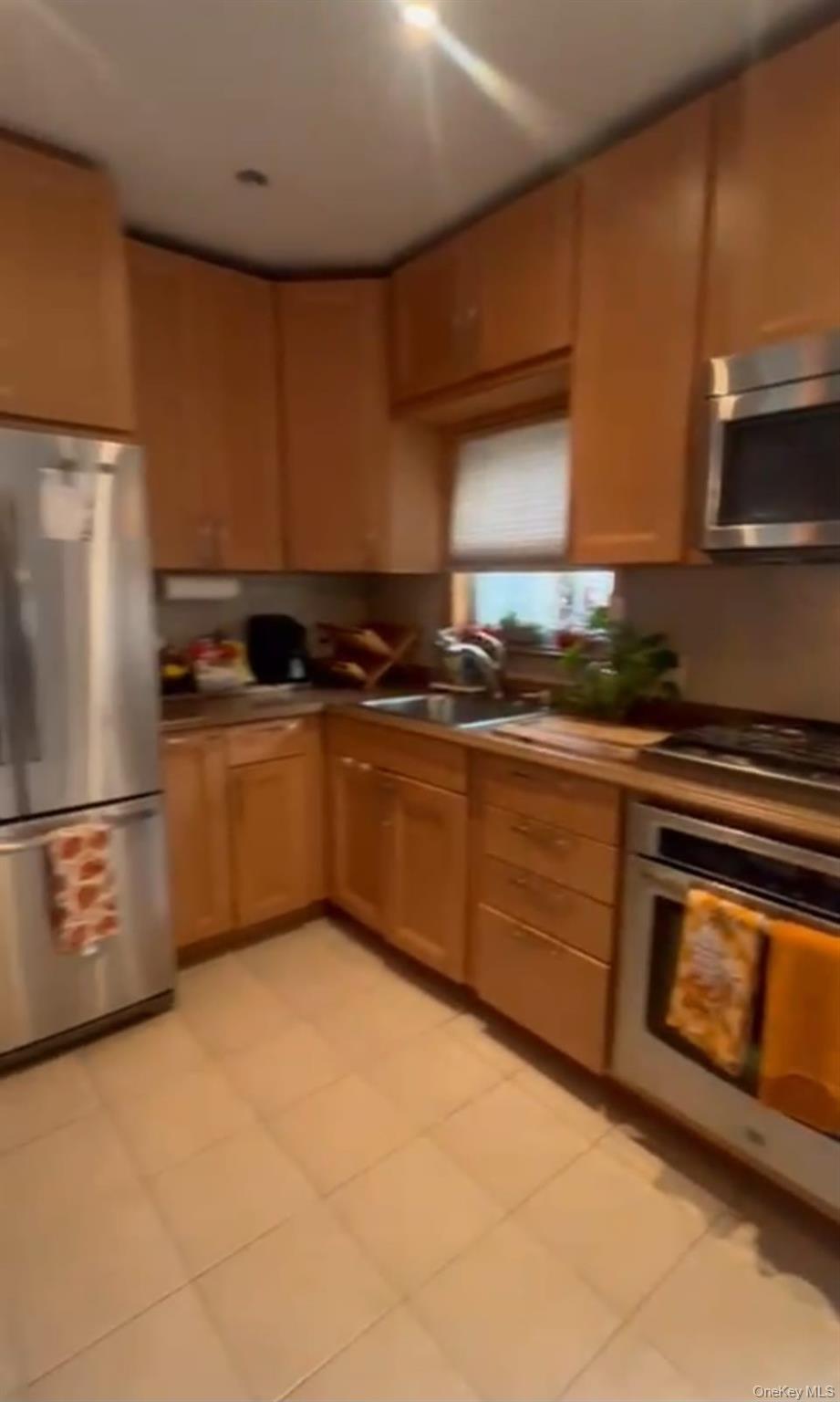 #8 photo, 2866 Dewey Avenue, Bronx , NY 10465