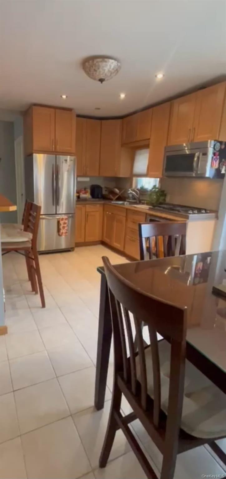 #9 photo, 2866 Dewey Avenue, Bronx , NY 10465