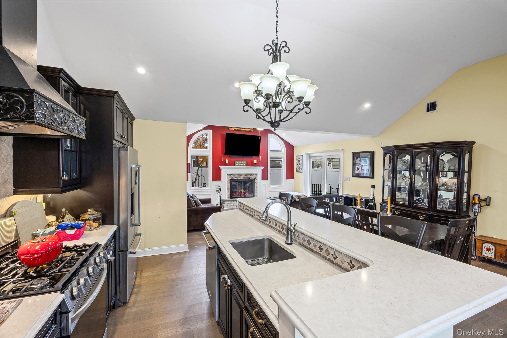 #14 photo, 37 Beachwood Drive, Babylon , NY 11702