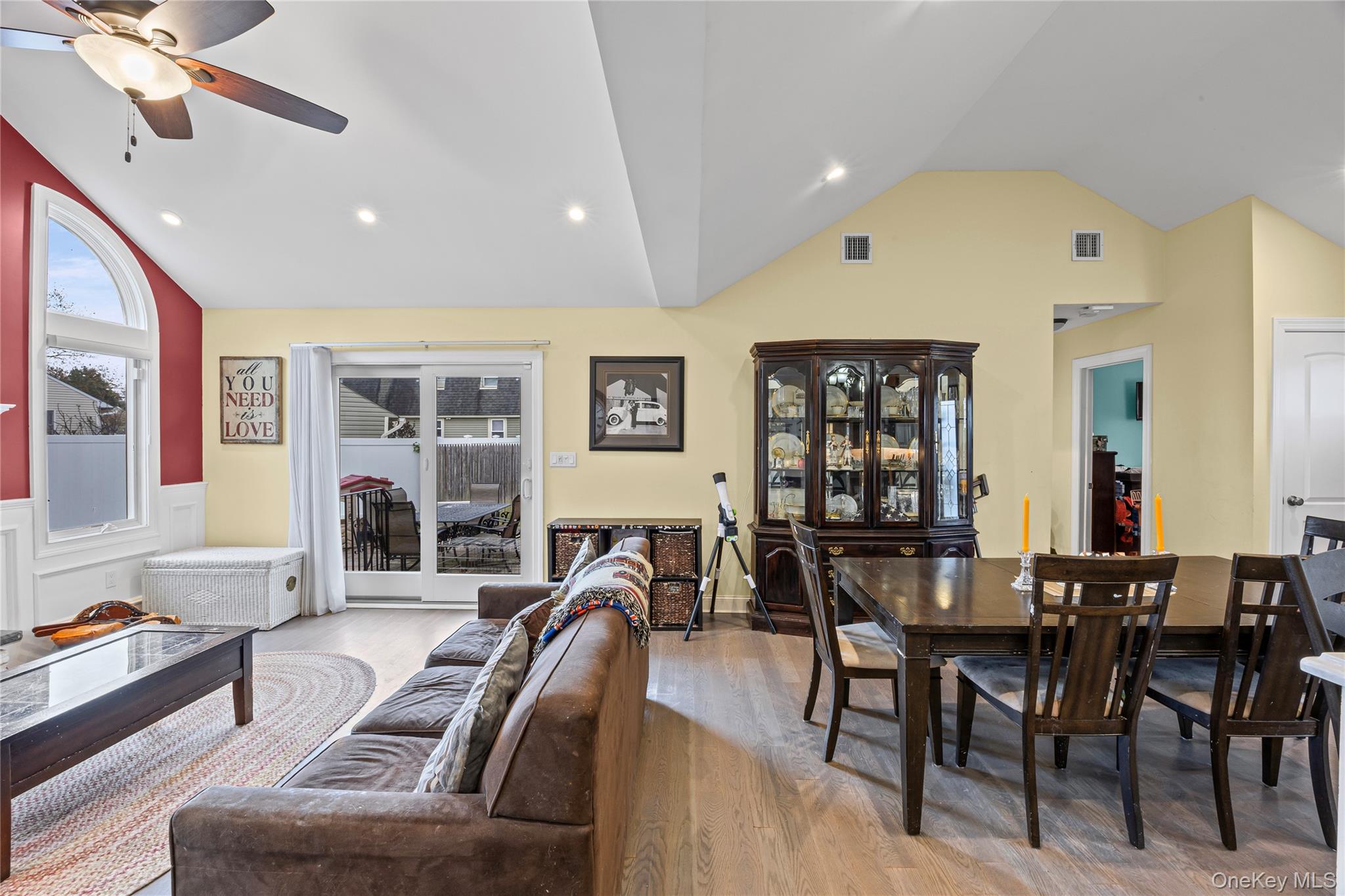 #16 photo, 37 Beachwood Drive, Babylon , NY 11702