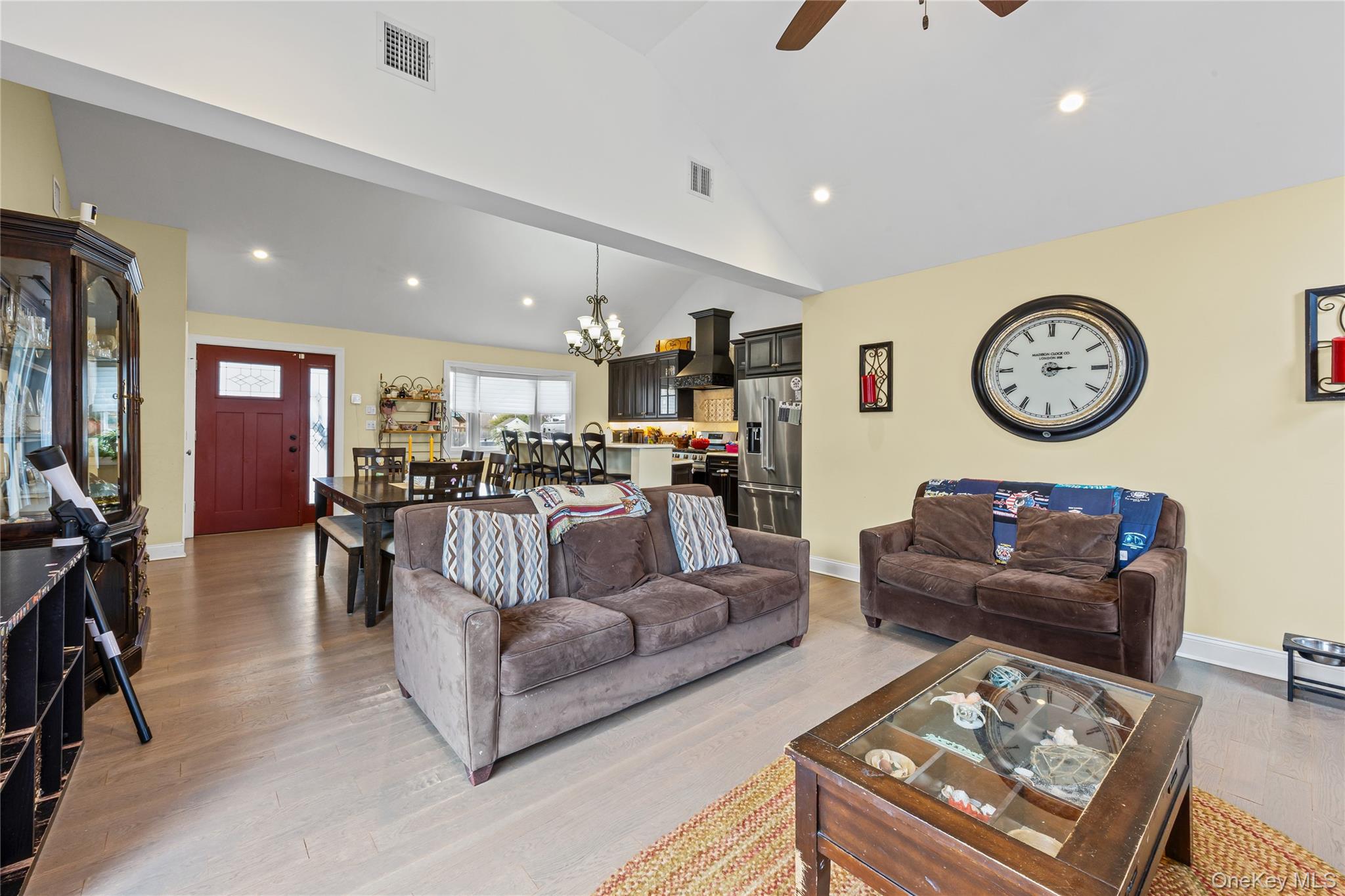 #7 photo, 37 Beachwood Drive, Babylon , NY 11702