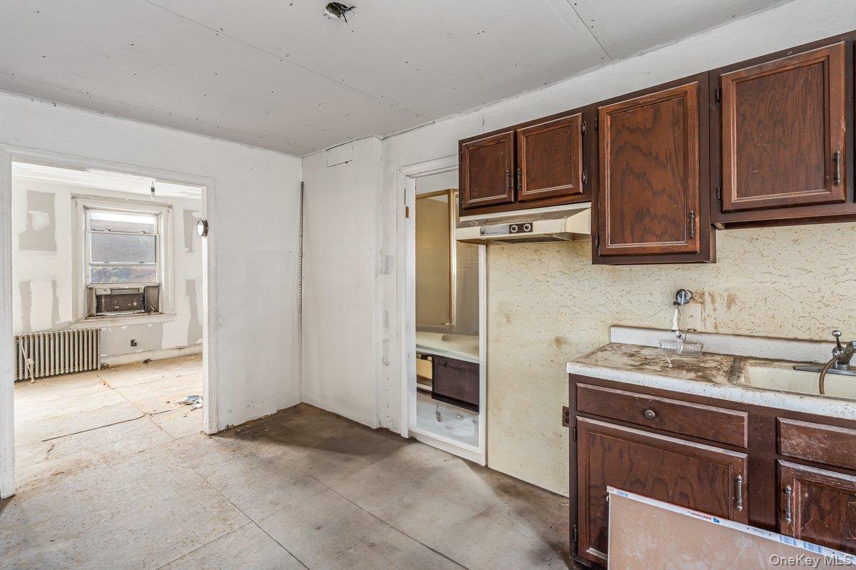 #18 photo, 5739 57th Road, Maspeth , NY 11378