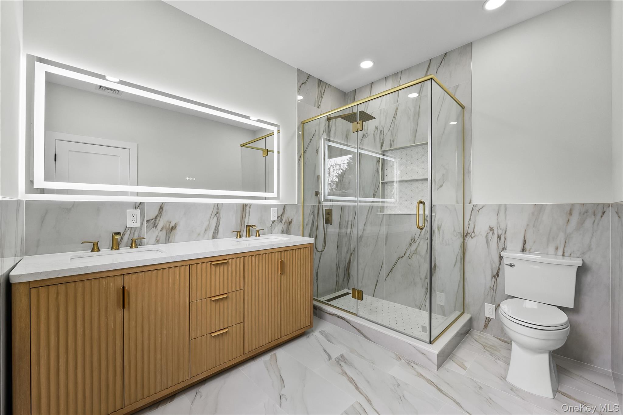 #19 photo, 2 Orchid Road, Levittown , NY 11756