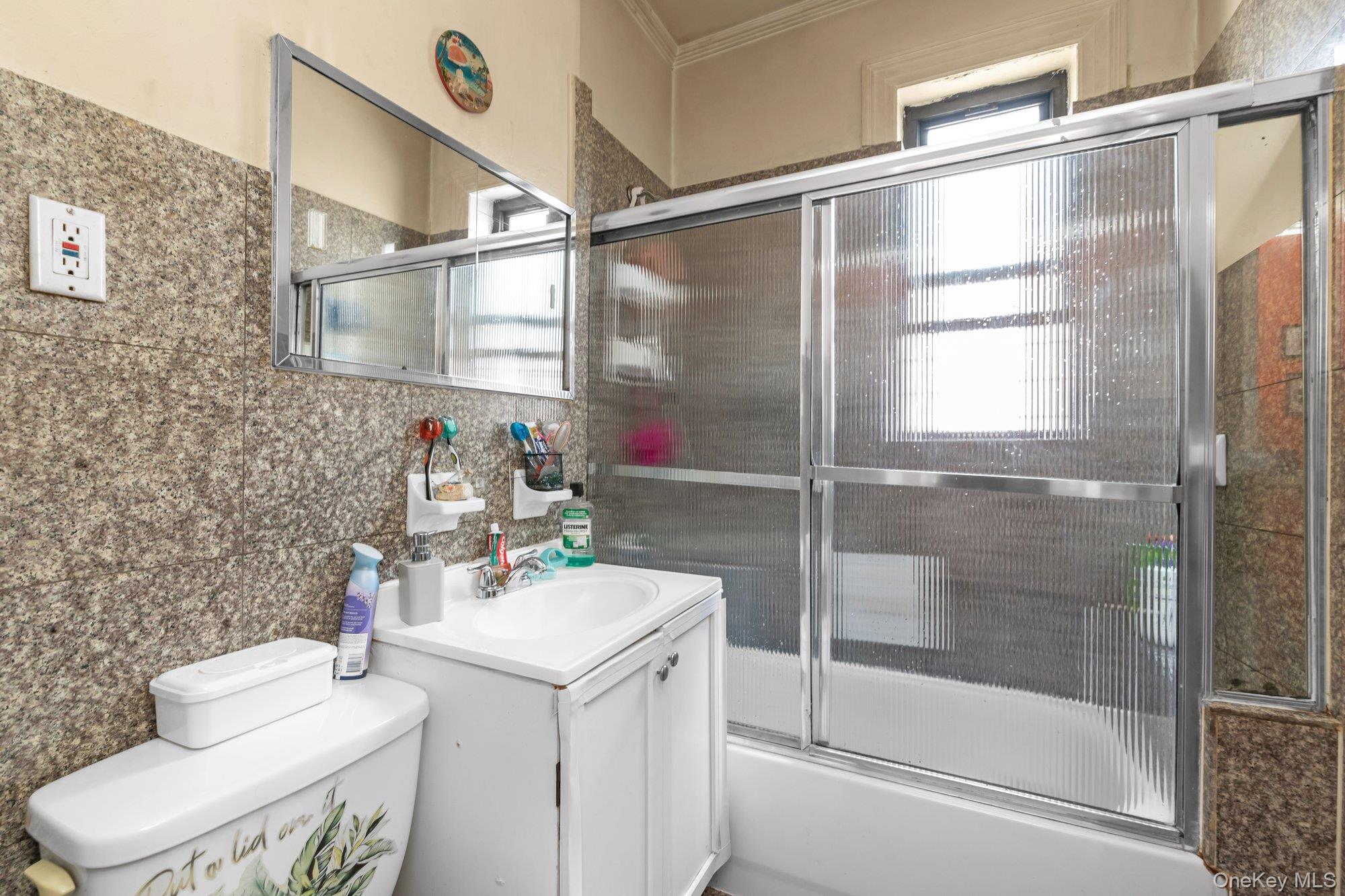 #12 photo, 91-10 34th Avenue, Jackson Heights , NY 11372