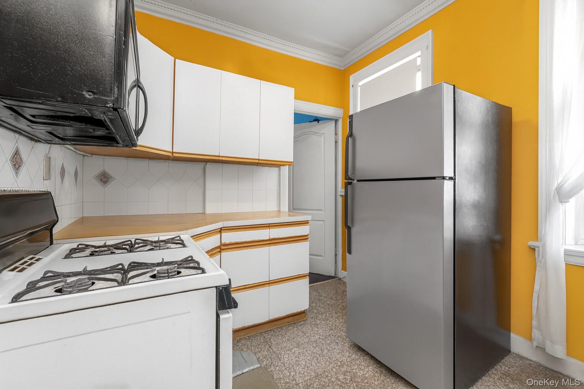 #6 photo, 91-10 34th Avenue, Jackson Heights , NY 11372