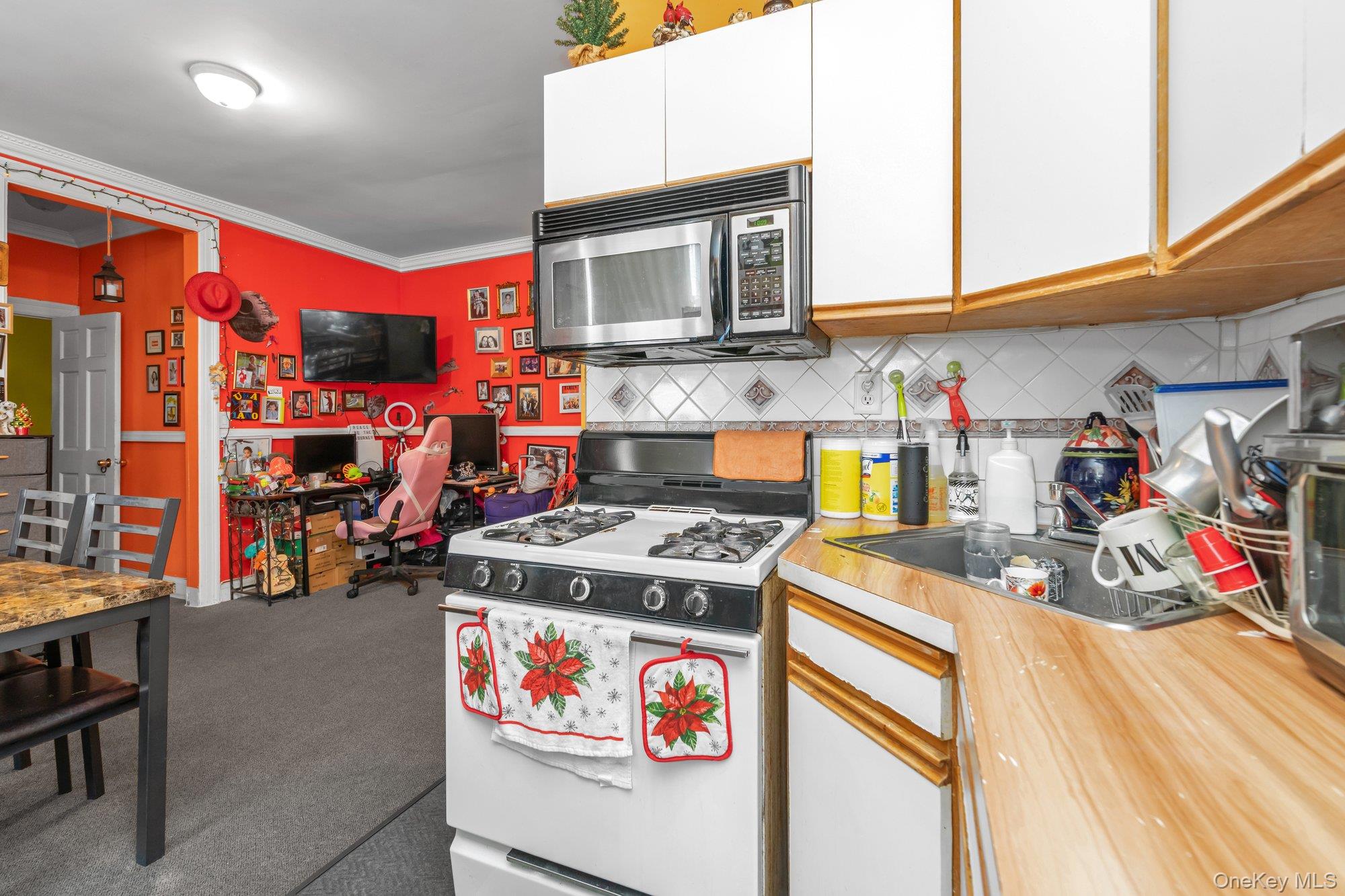 #7 photo, 91-10 34th Avenue, Jackson Heights , NY 11372