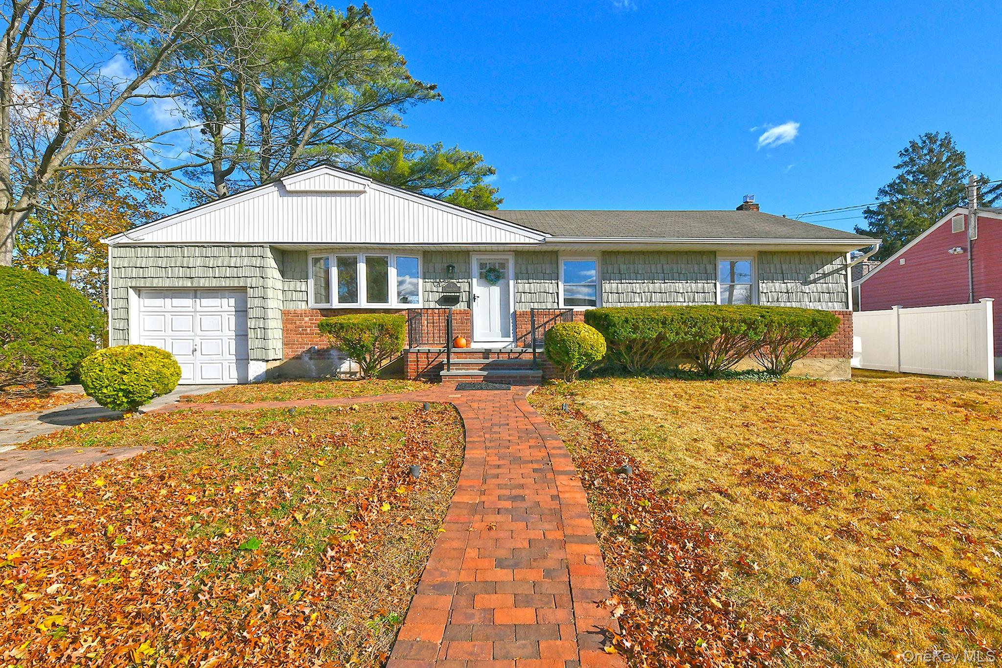 #1 photo, 7 Stephen Drive, Farmingdale , NY 11735