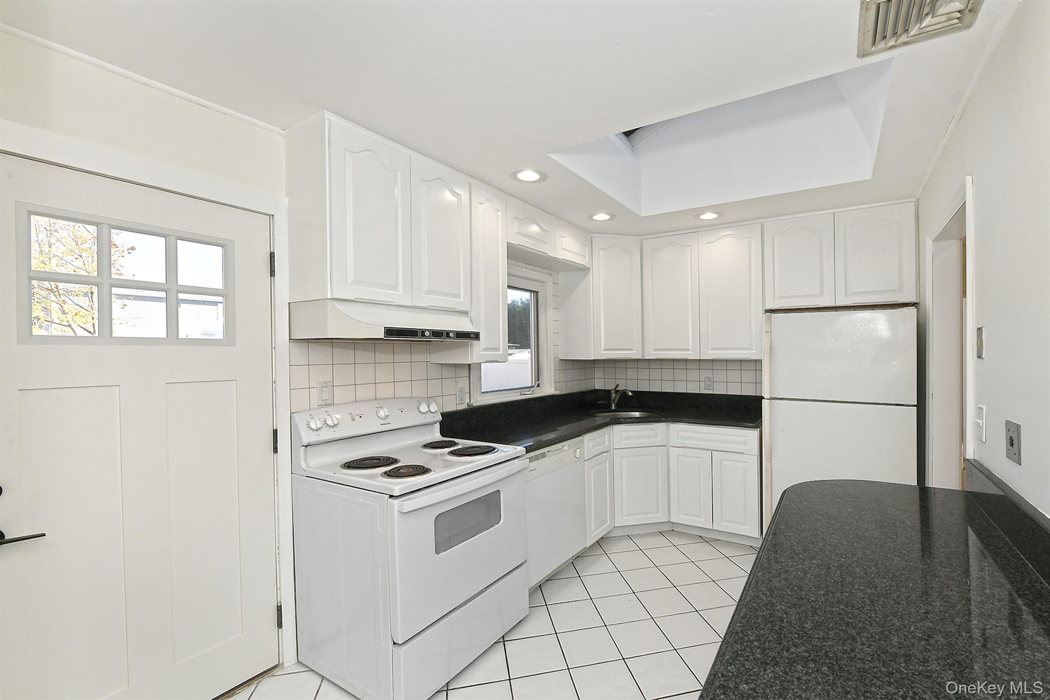 #11 photo, 7 Stephen Drive, Farmingdale , NY 11735