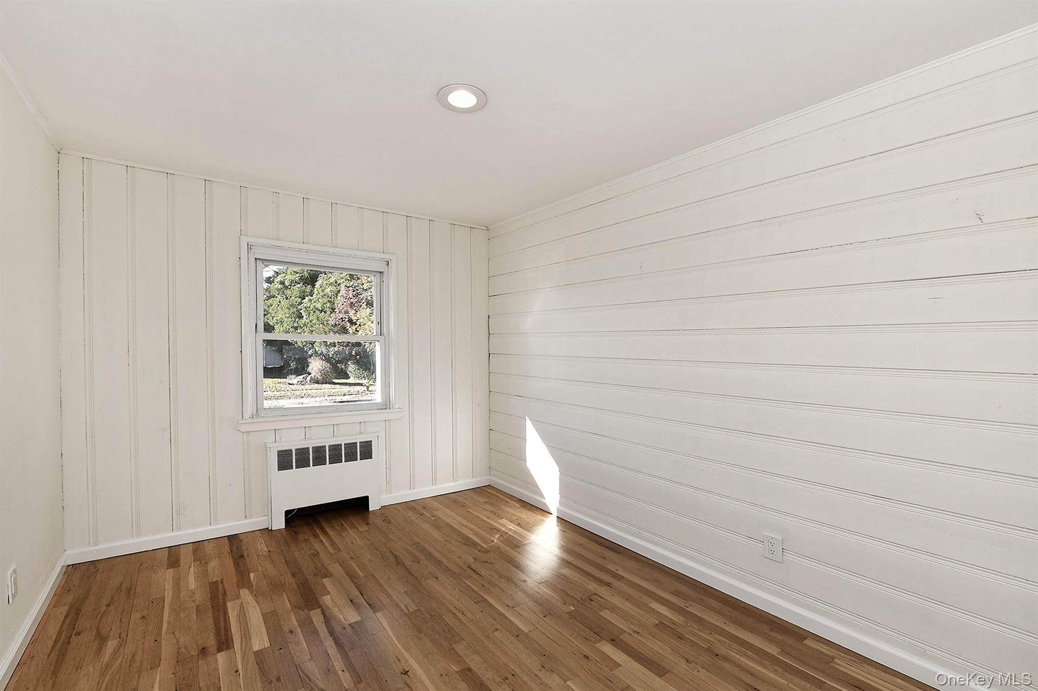 #19 photo, 7 Stephen Drive, Farmingdale , NY 11735