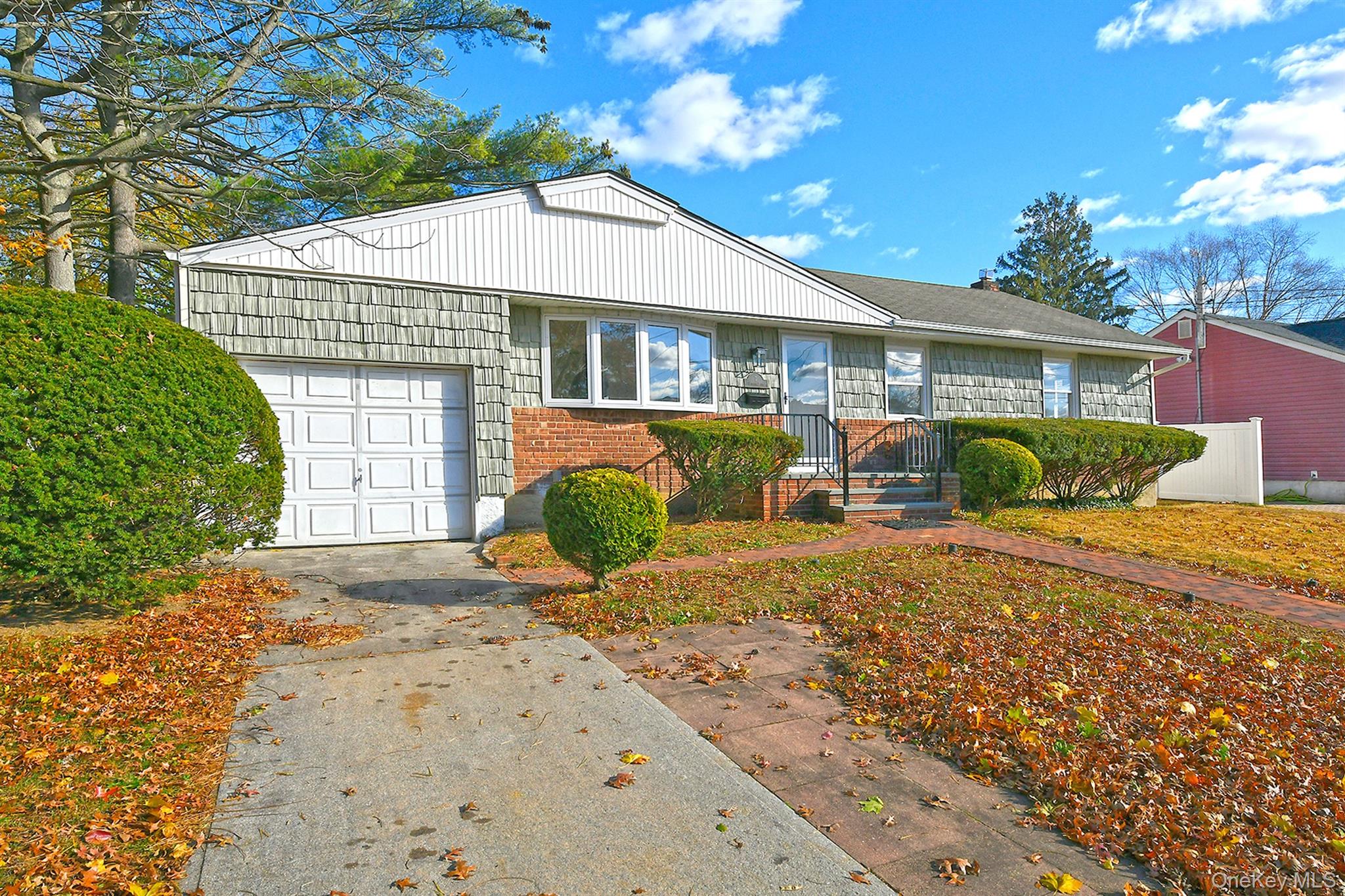 #2 photo, 7 Stephen Drive, Farmingdale , NY 11735