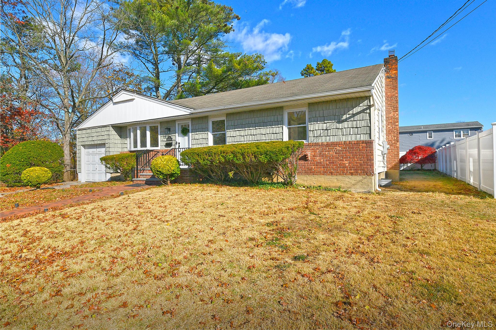 #3 photo, 7 Stephen Drive, Farmingdale , NY 11735