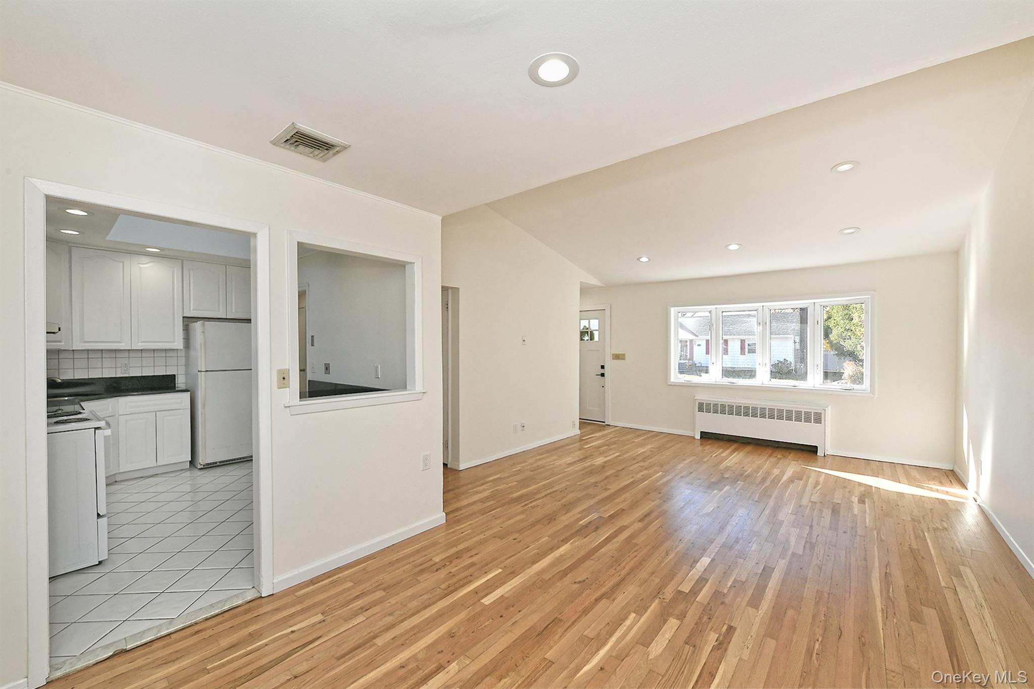 #7 photo, 7 Stephen Drive, Farmingdale , NY 11735