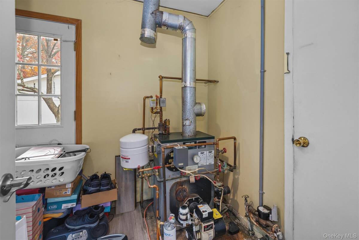 #15 photo, 19 Barnwell Lane, Stony Brook , NY 11790