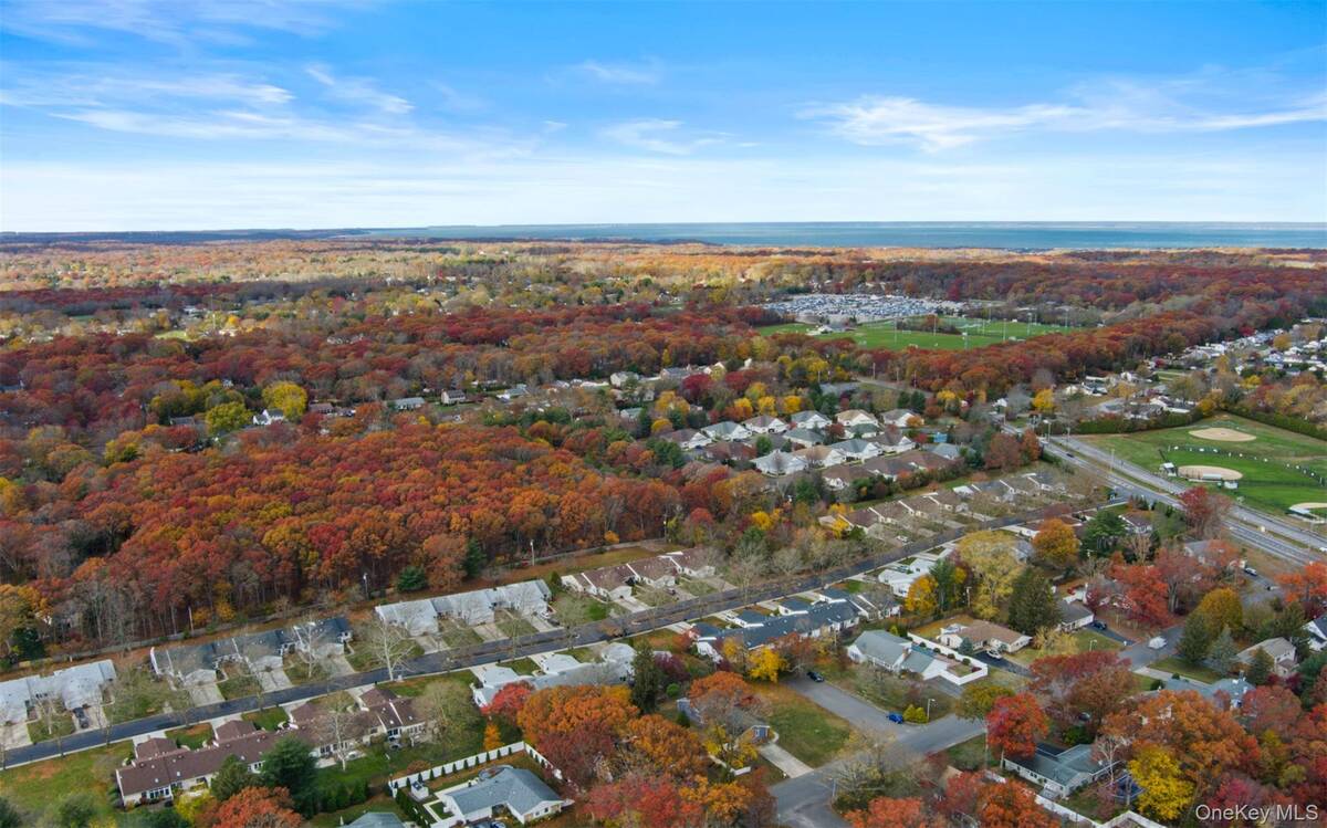 #17 photo, 19 Barnwell Lane, Stony Brook , NY 11790