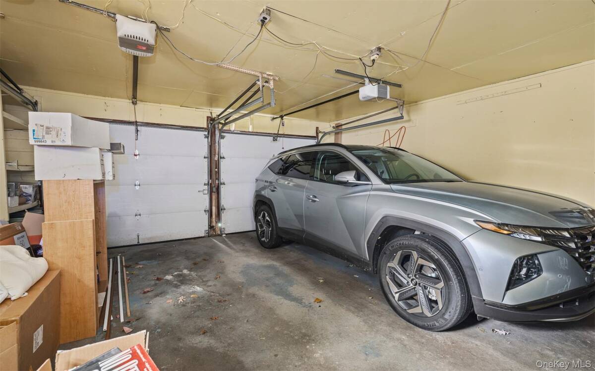 #18 photo, 19 Barnwell Lane, Stony Brook , NY 11790