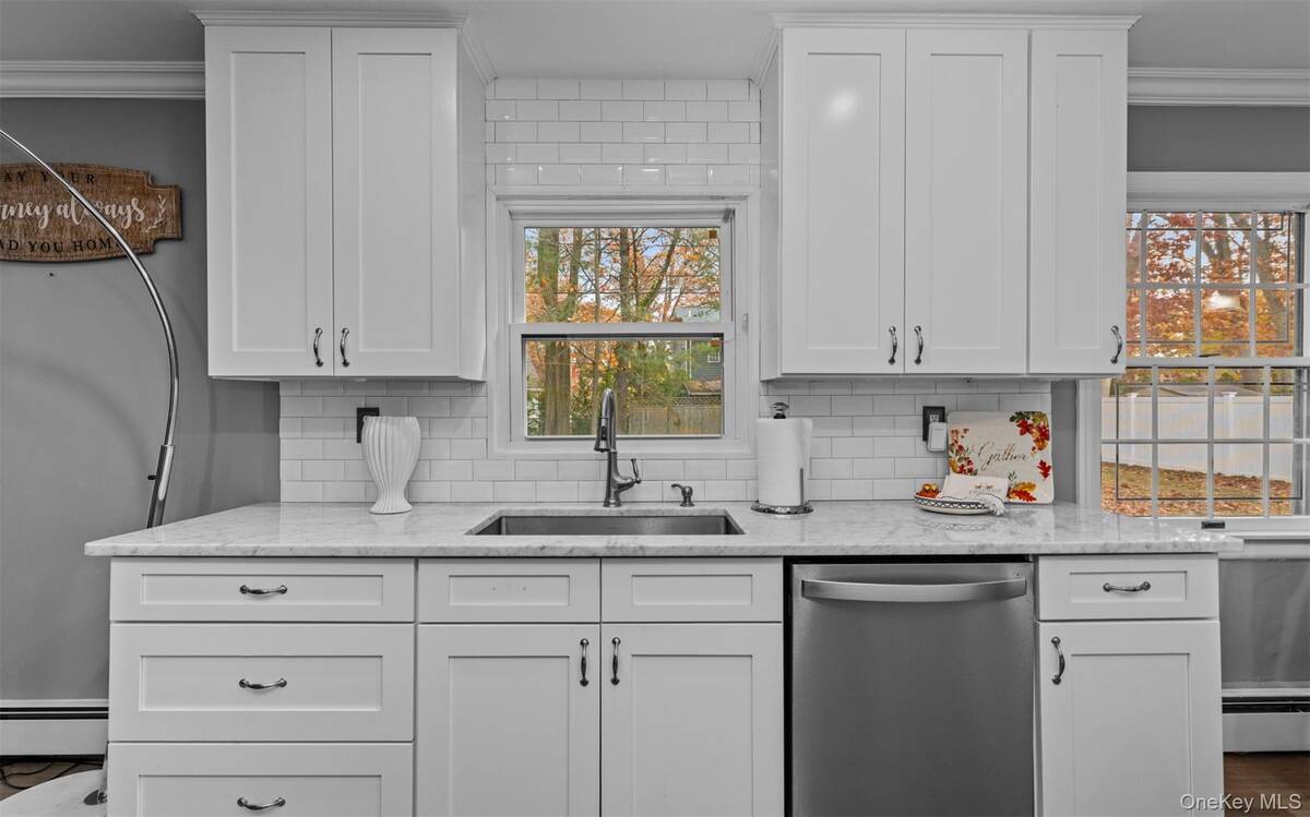 #3 photo, 19 Barnwell Lane, Stony Brook , NY 11790