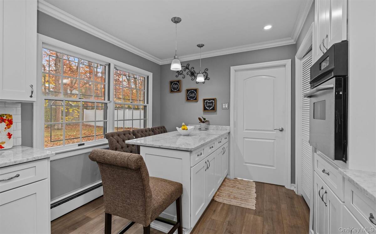 #5 photo, 19 Barnwell Lane, Stony Brook , NY 11790