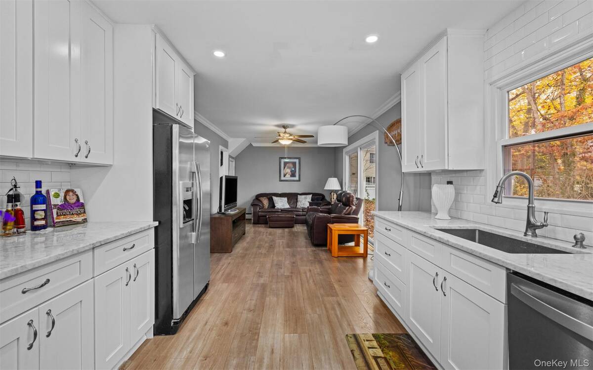 #7 photo, 19 Barnwell Lane, Stony Brook , NY 11790