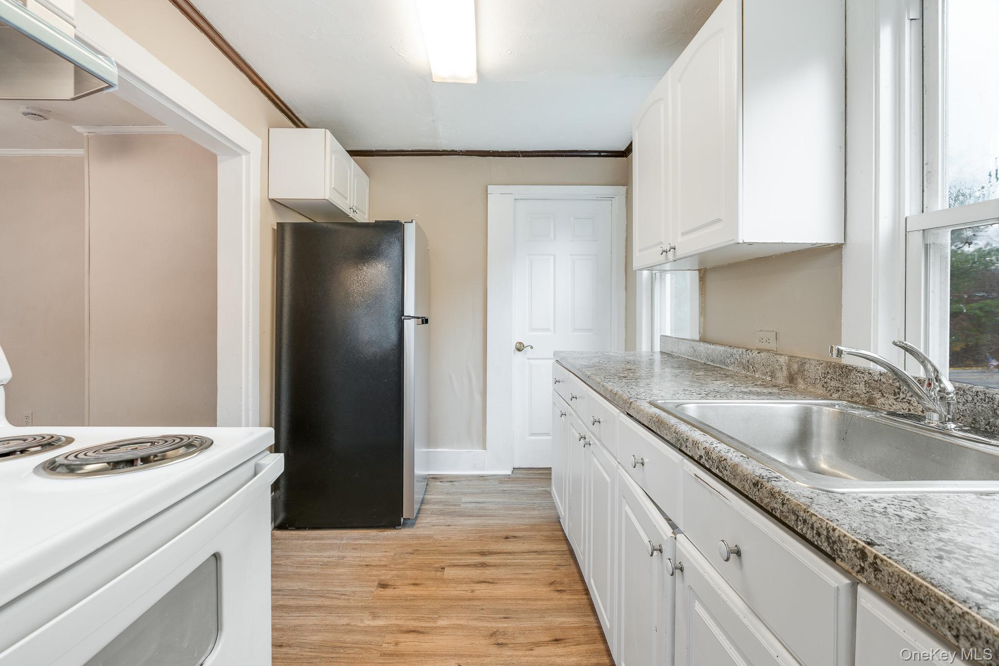 #10 photo, 284 S Quaker Lane, Hyde Park , NY 12538