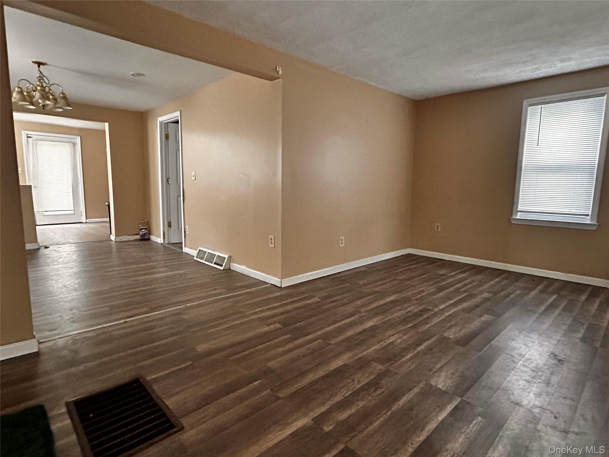 #5 photo, 114 Dupont Avenue, Newburgh , NY 12550