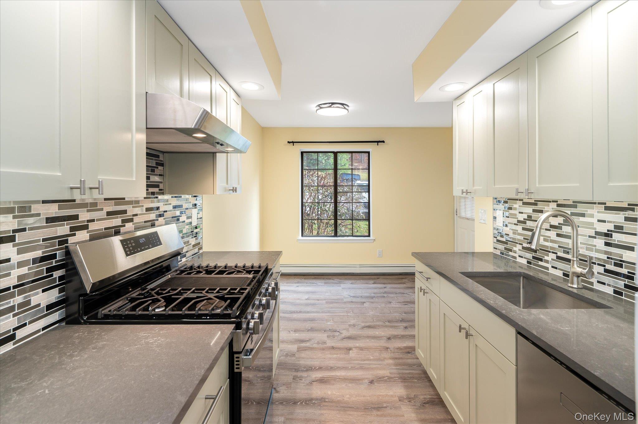 #10 photo, 43 Foxwood Circle, Mount Kisco , NY 10549