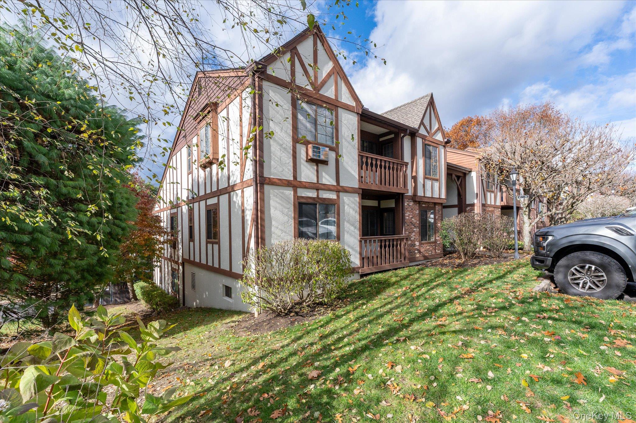 #5 photo, 43 Foxwood Circle, Mount Kisco , NY 10549