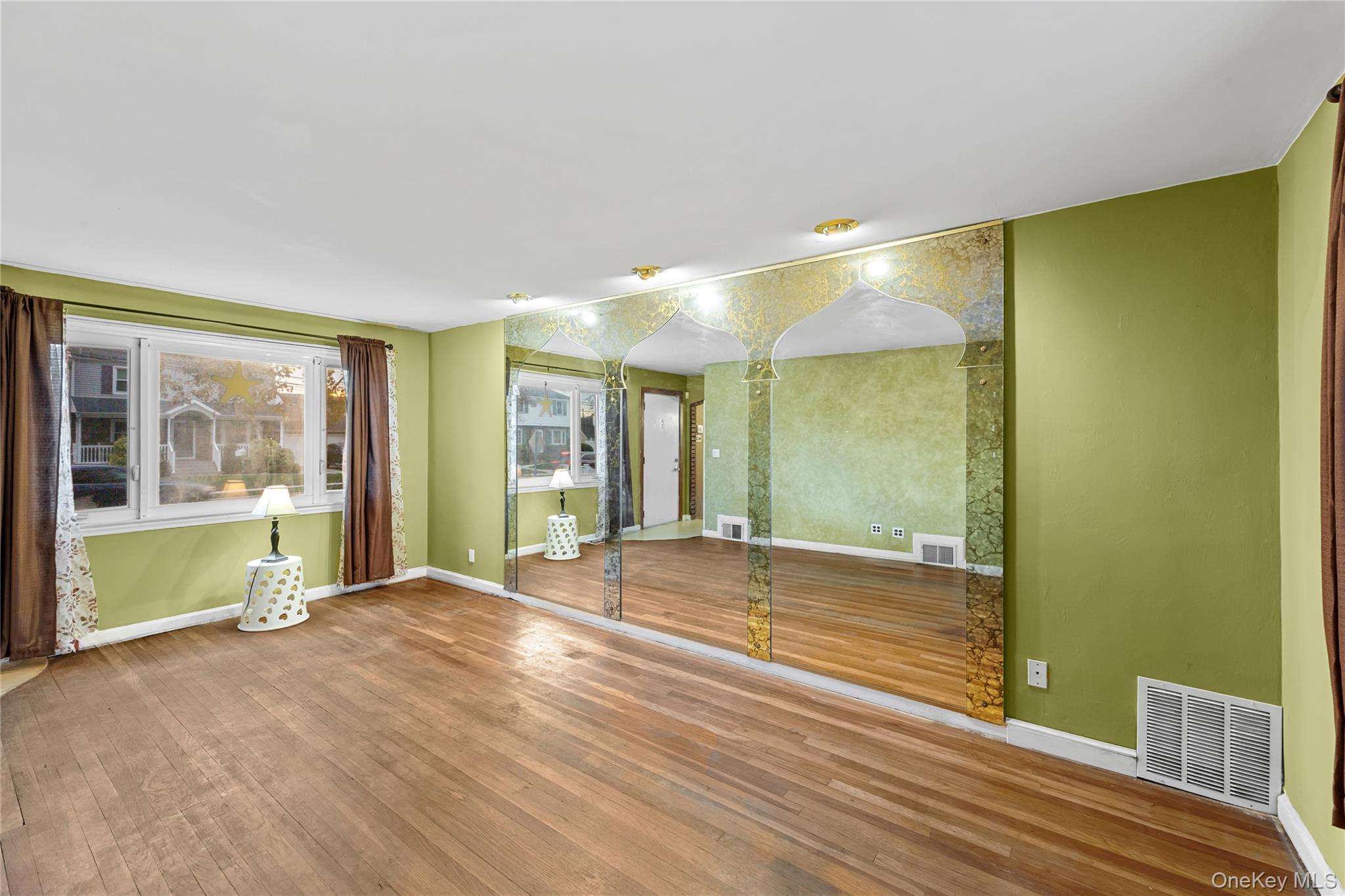 #6 photo, 2231 3rd Street, East Meadow , NY 11554