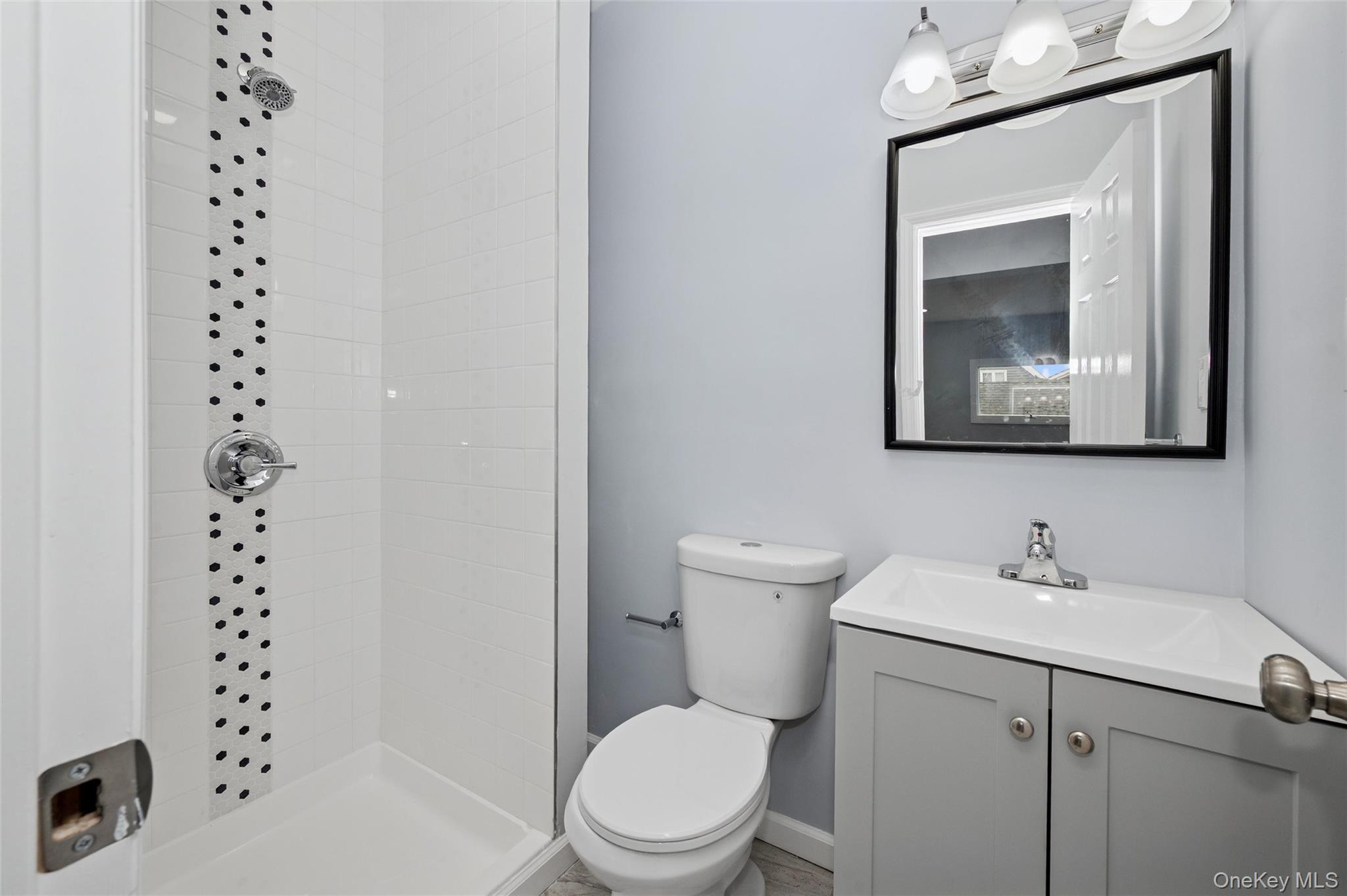 #11 photo, 12 HewLett Point Avenue, East Rockaway , NY 11518