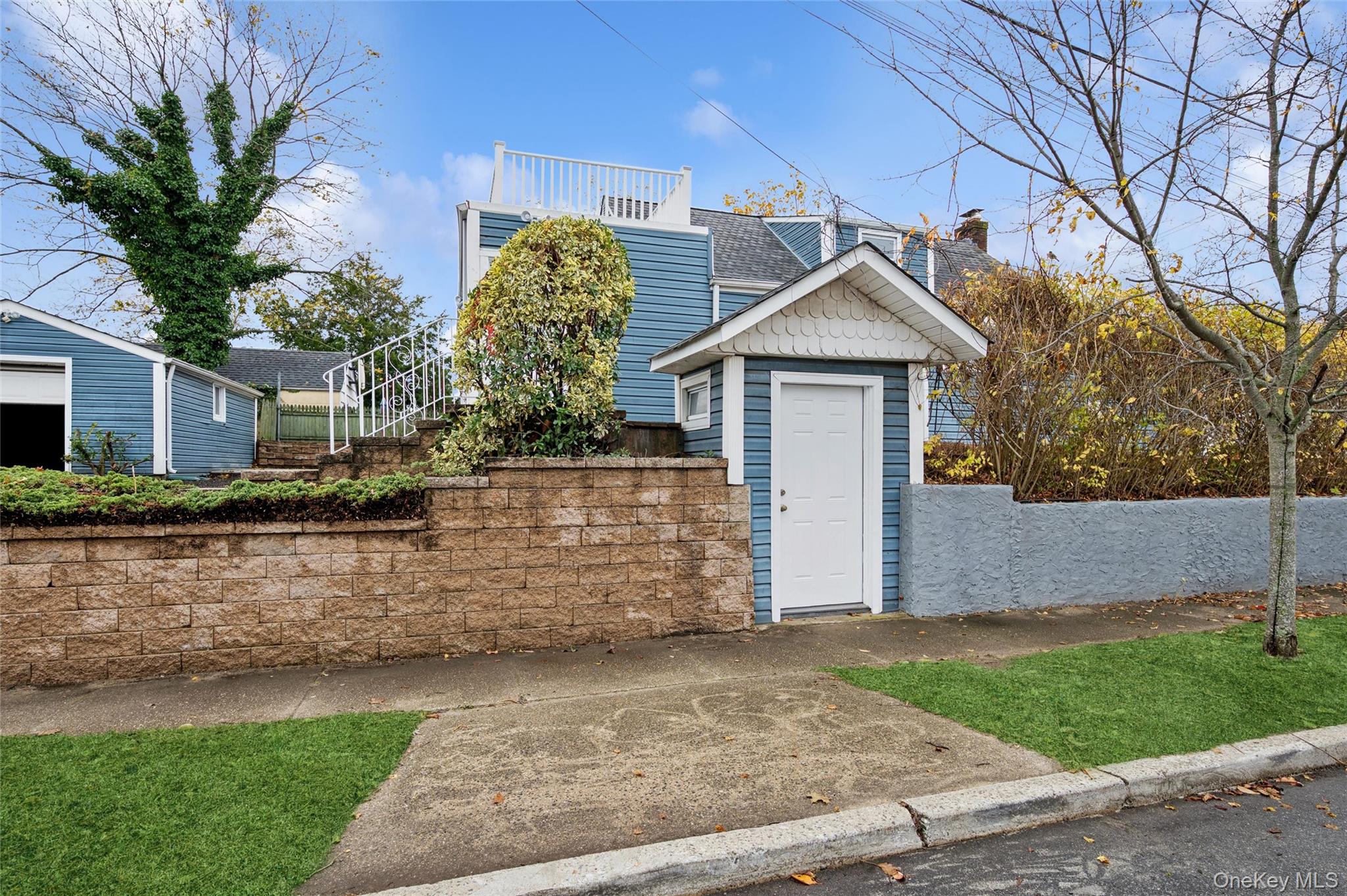 #18 photo, 12 HewLett Point Avenue, East Rockaway , NY 11518