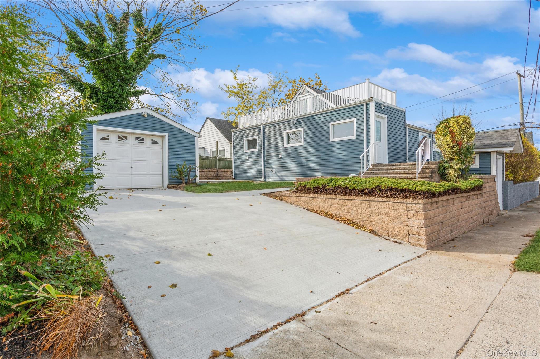 #19 photo, 12 HewLett Point Avenue, East Rockaway , NY 11518