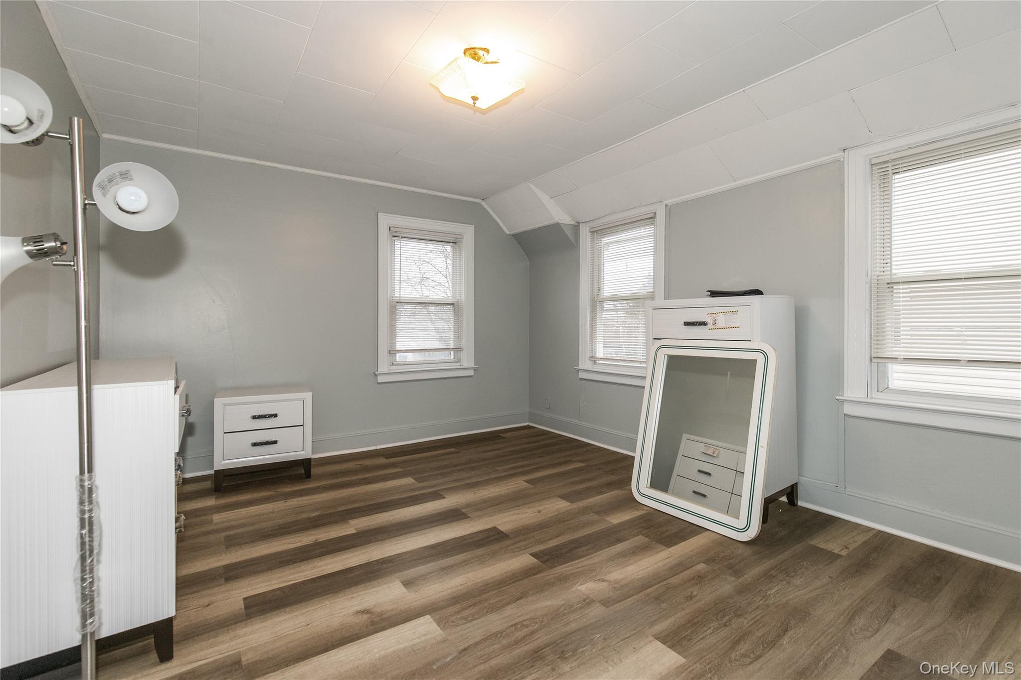 #13 photo, 15 Clyde Avenue, ناسو Hempstead , NY 11550