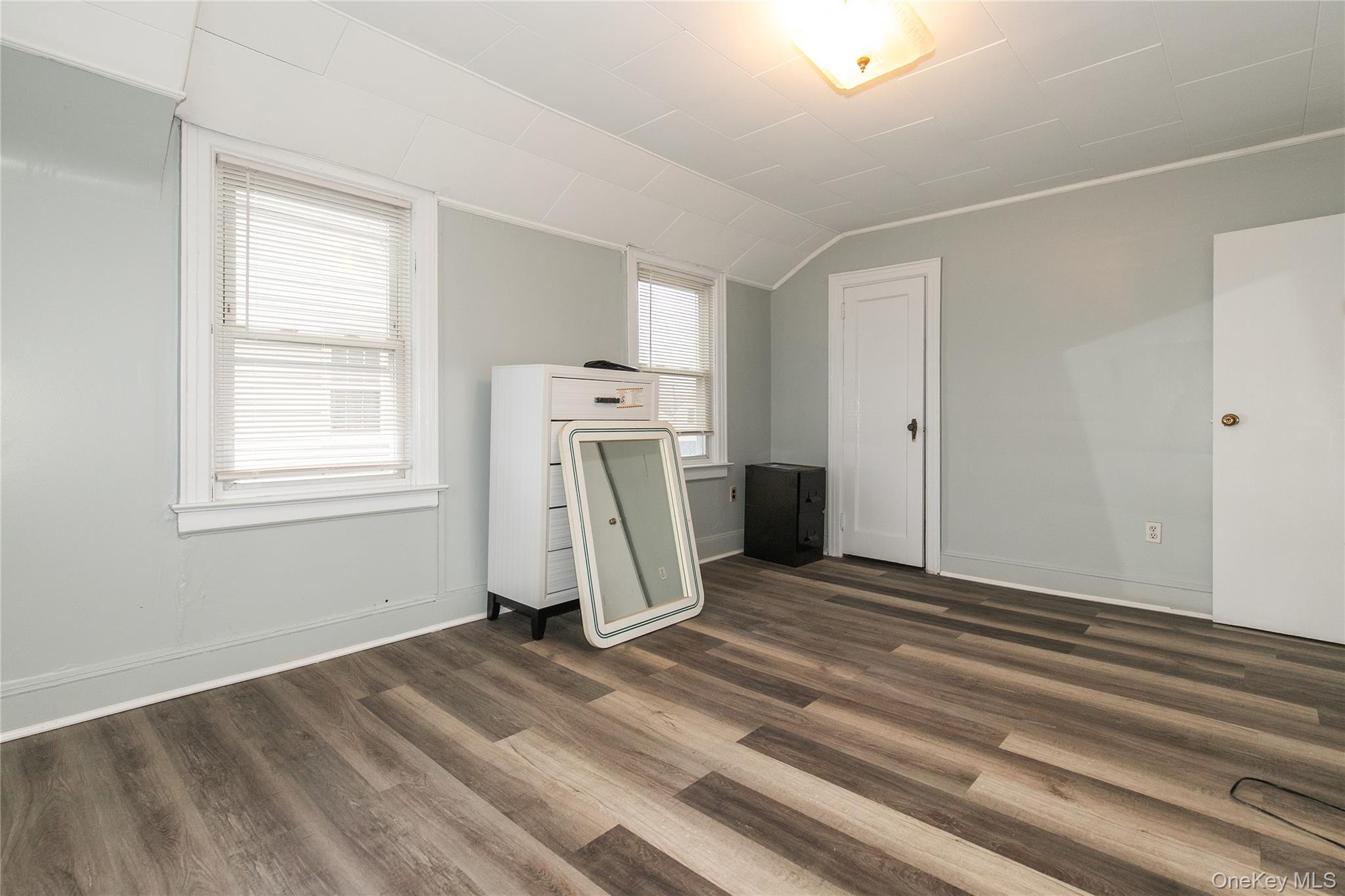 #14 photo, 15 Clyde Avenue, ناسو Hempstead , NY 11550