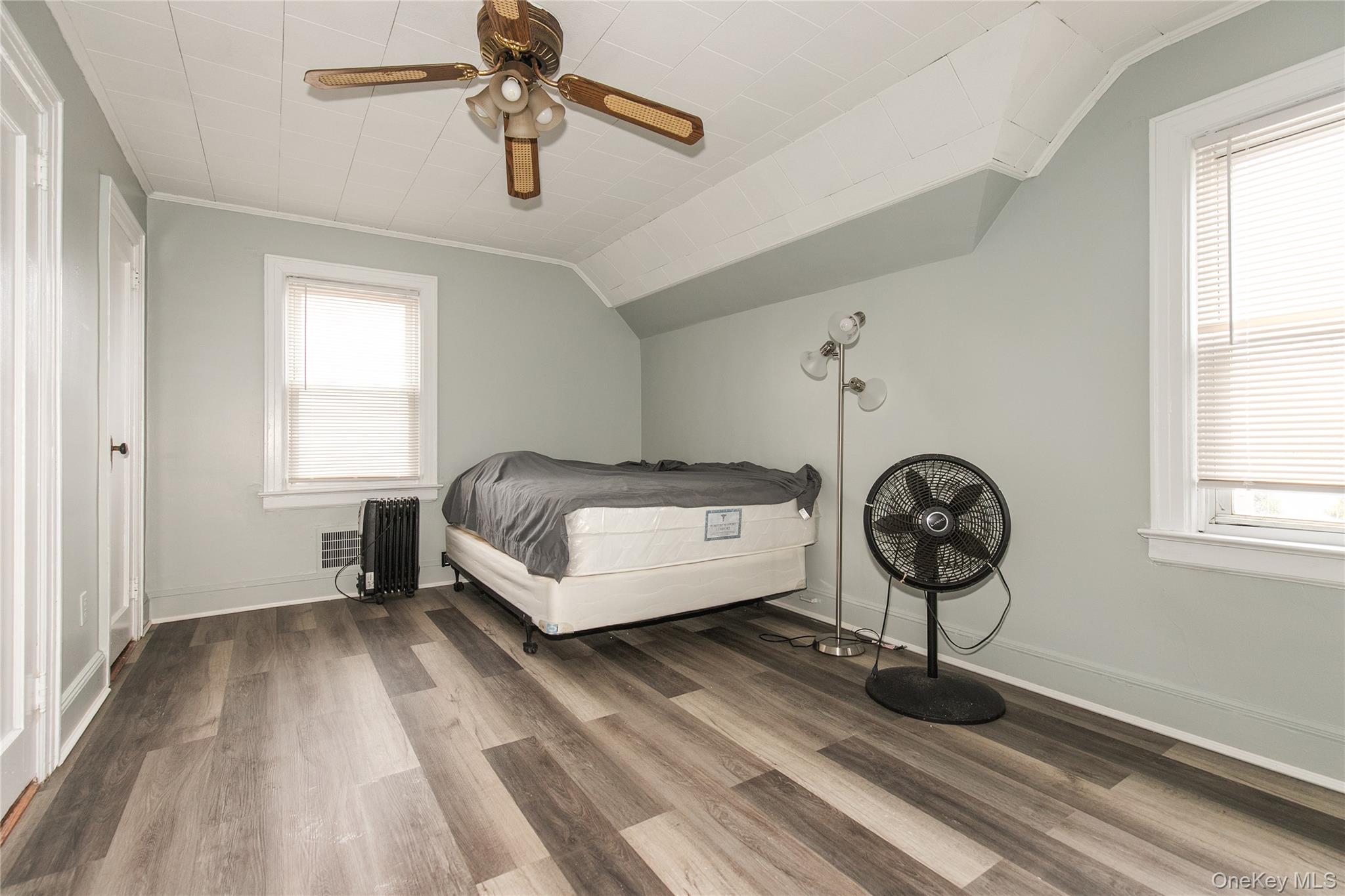 #15 photo, 15 Clyde Avenue, ناسو Hempstead , NY 11550