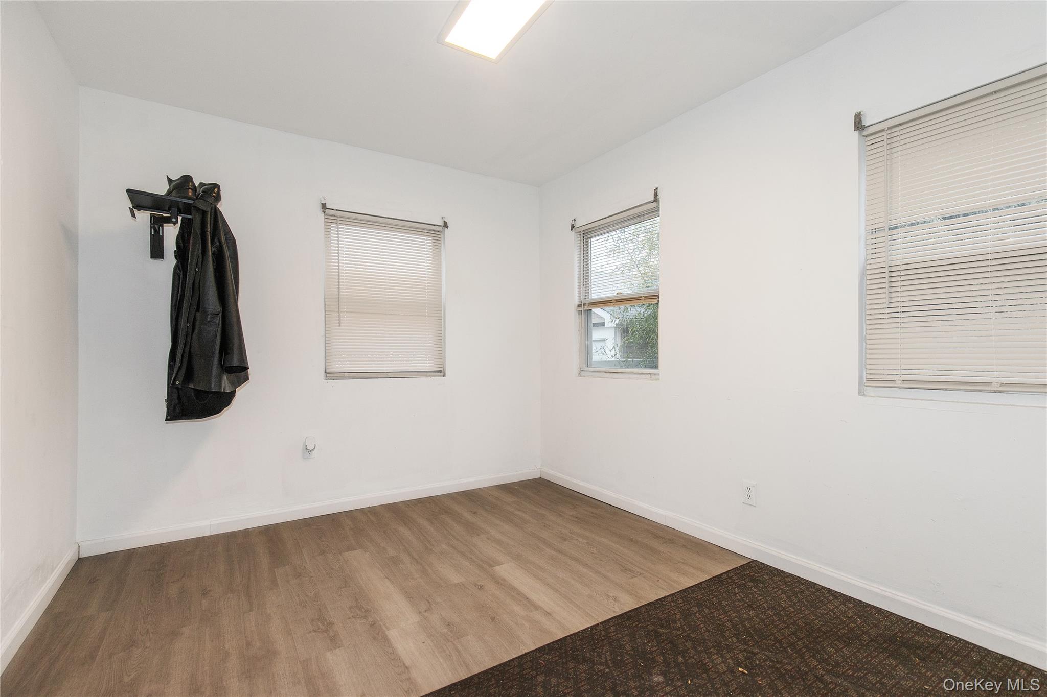 #19 photo, 15 Clyde Avenue, ناسو Hempstead , NY 11550