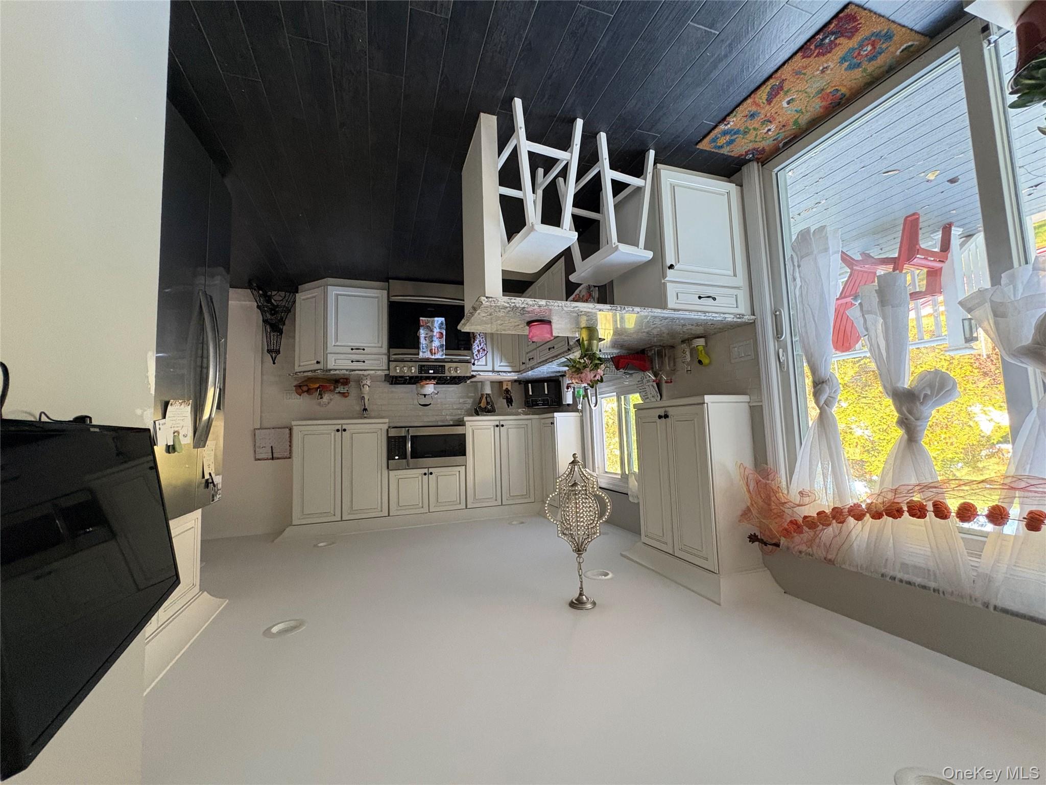 #8 photo, 45 Central Parkway, Huntington , NY 11743