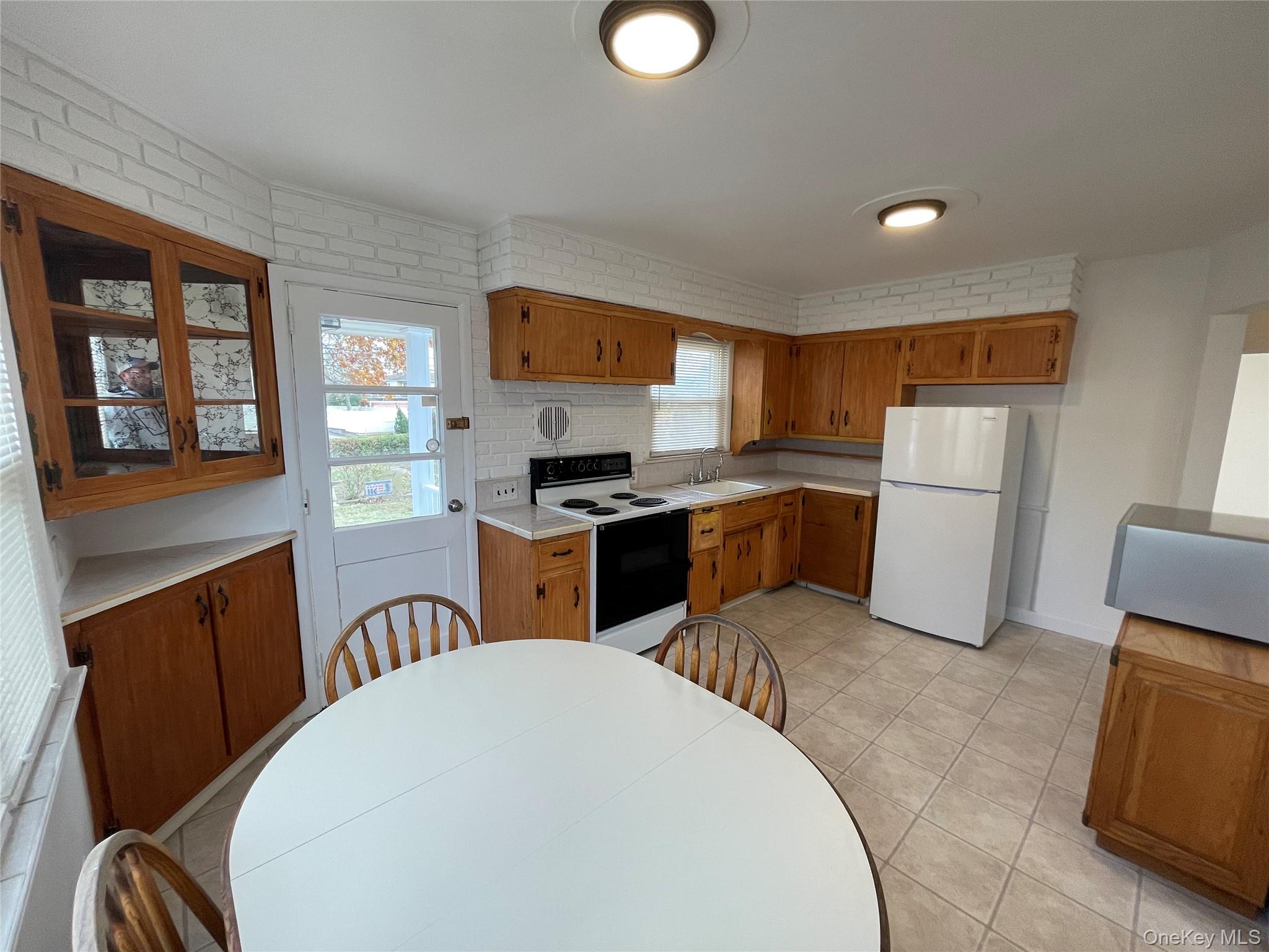 #13 photo, 3305 1st Street, Oceanside , NY 11572