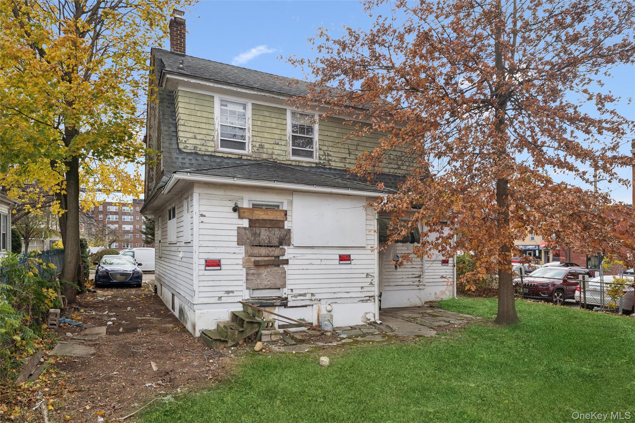 #14 photo, 190 Lincoln Avenue, Mineola , NY 11501