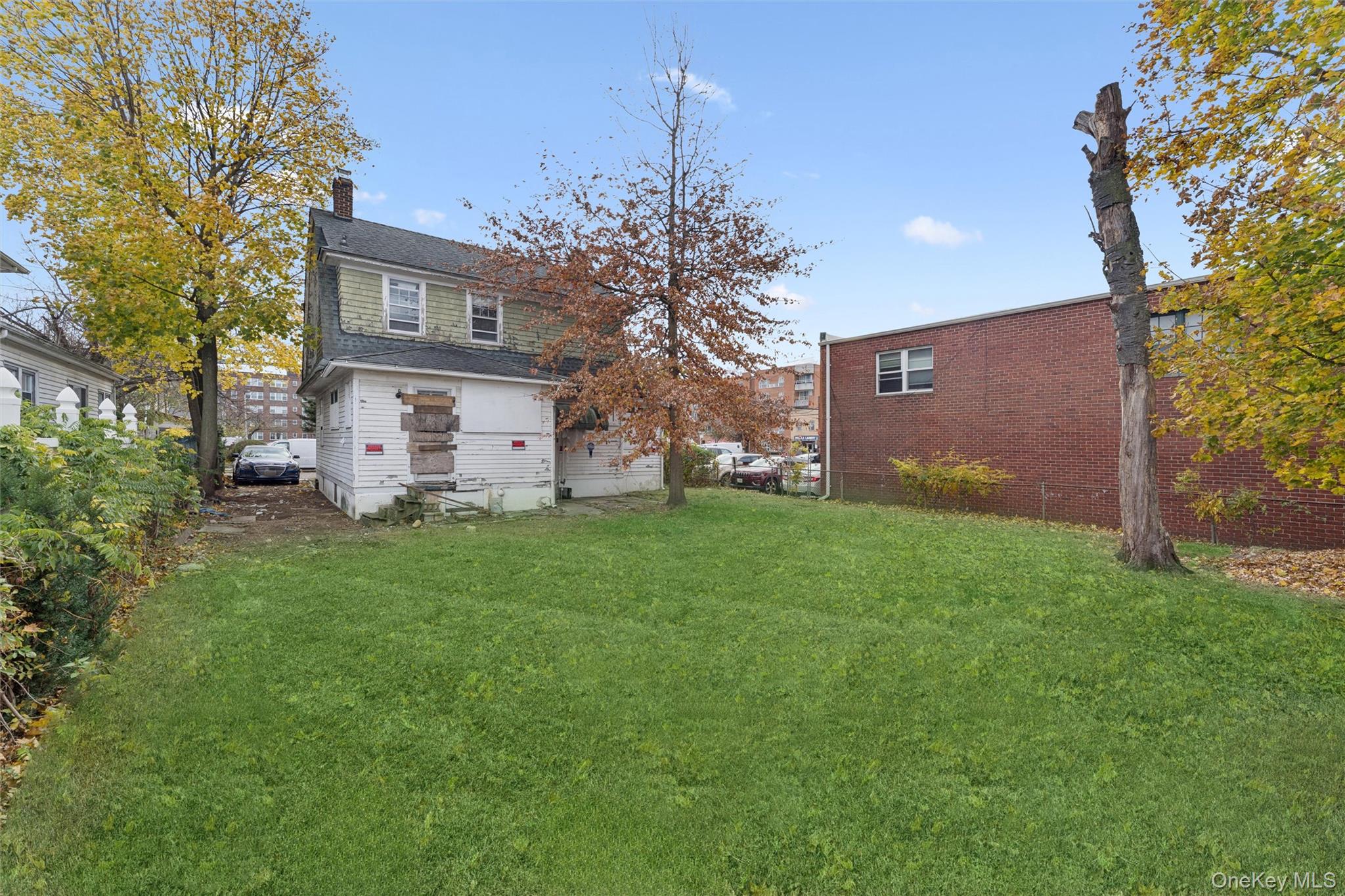 #15 photo, 190 Lincoln Avenue, Mineola , NY 11501