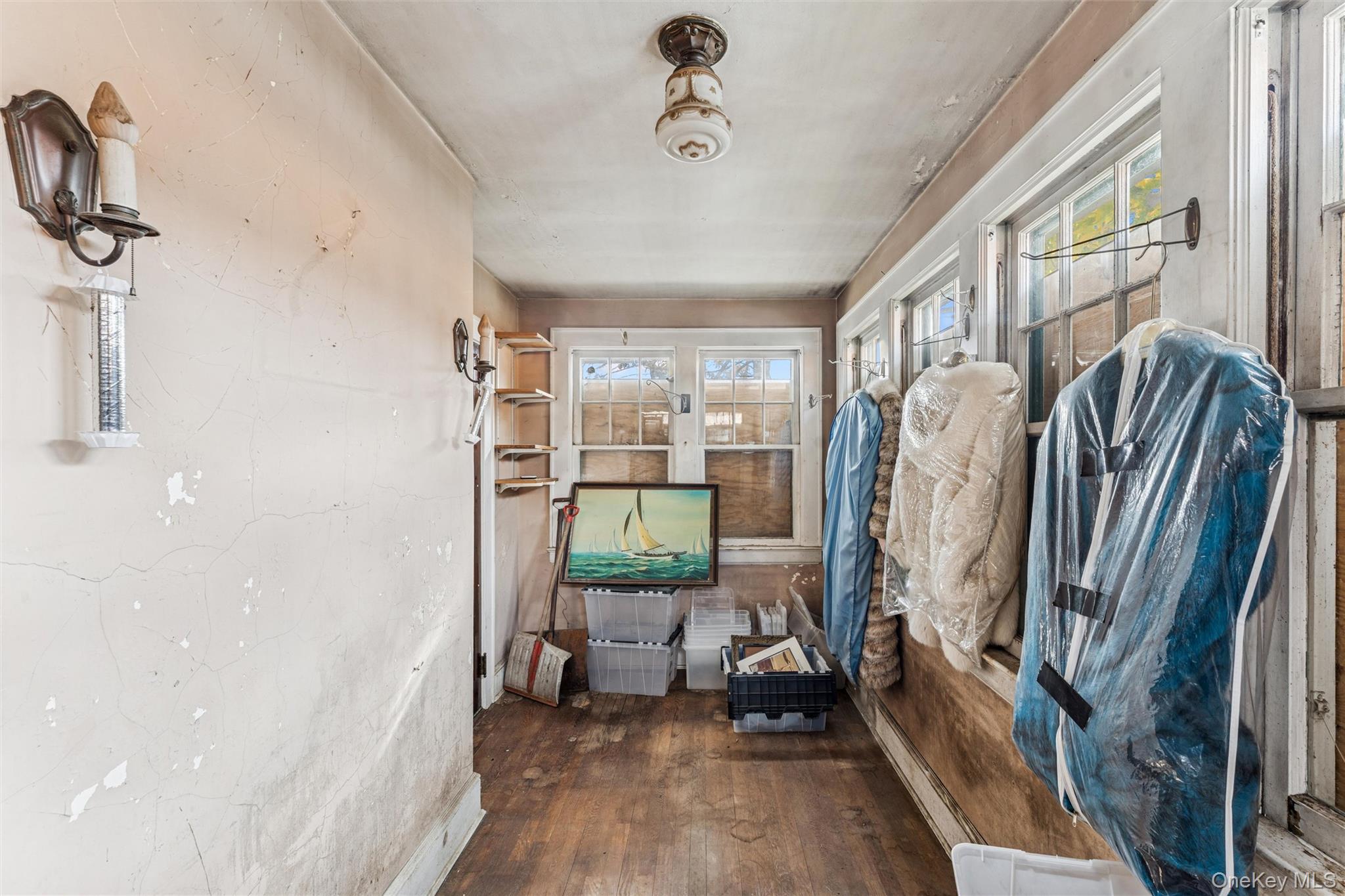 #2 photo, 190 Lincoln Avenue, Mineola , NY 11501