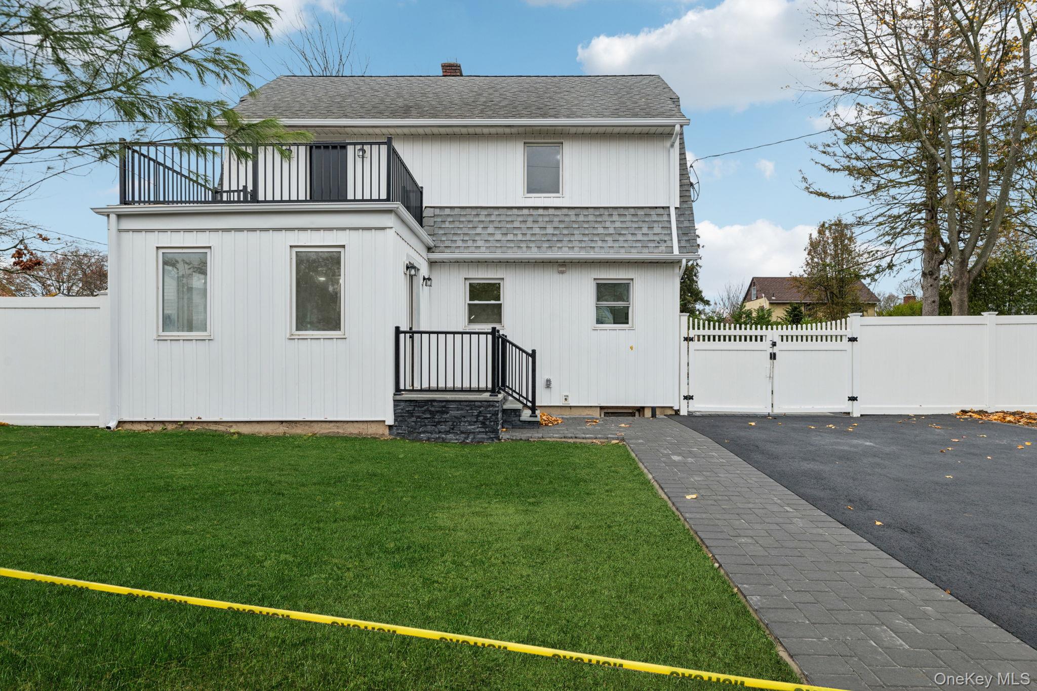 #2 photo, 41 leyden Street, Huntington Station , NY 11746