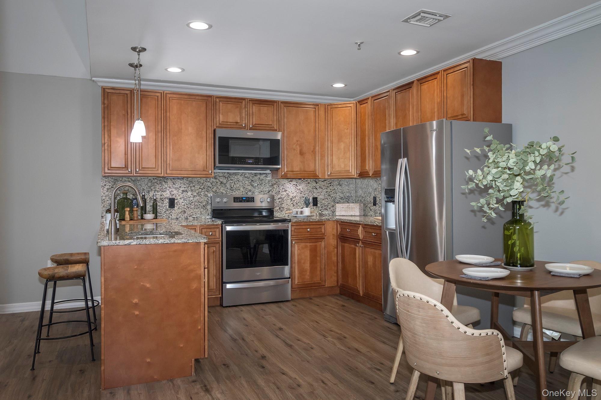 #2 photo, 408 Pine Creek Road, Holbrook , NY 11741