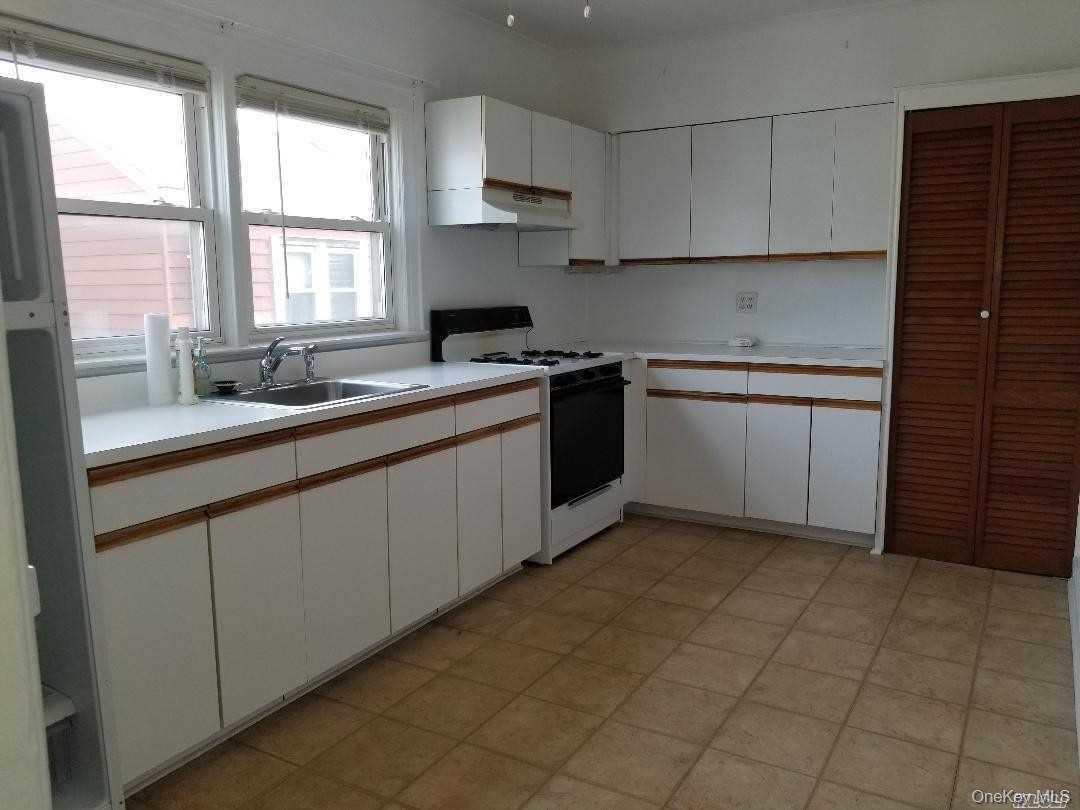 #3 photo, 36 Barnes Street, Long Beach , NY 11561