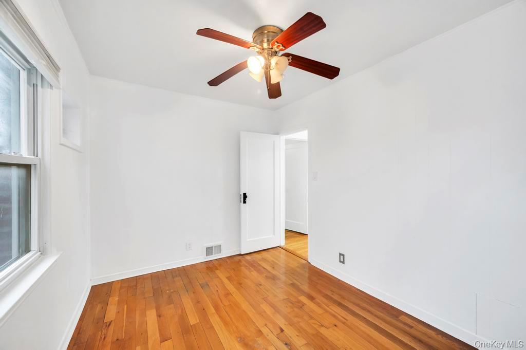 #19 photo, 34 Alstead Road, Valley Stream , NY 11580