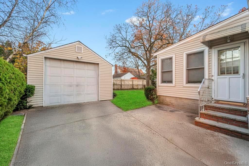 #2 photo, 34 Alstead Road, Valley Stream , NY 11580