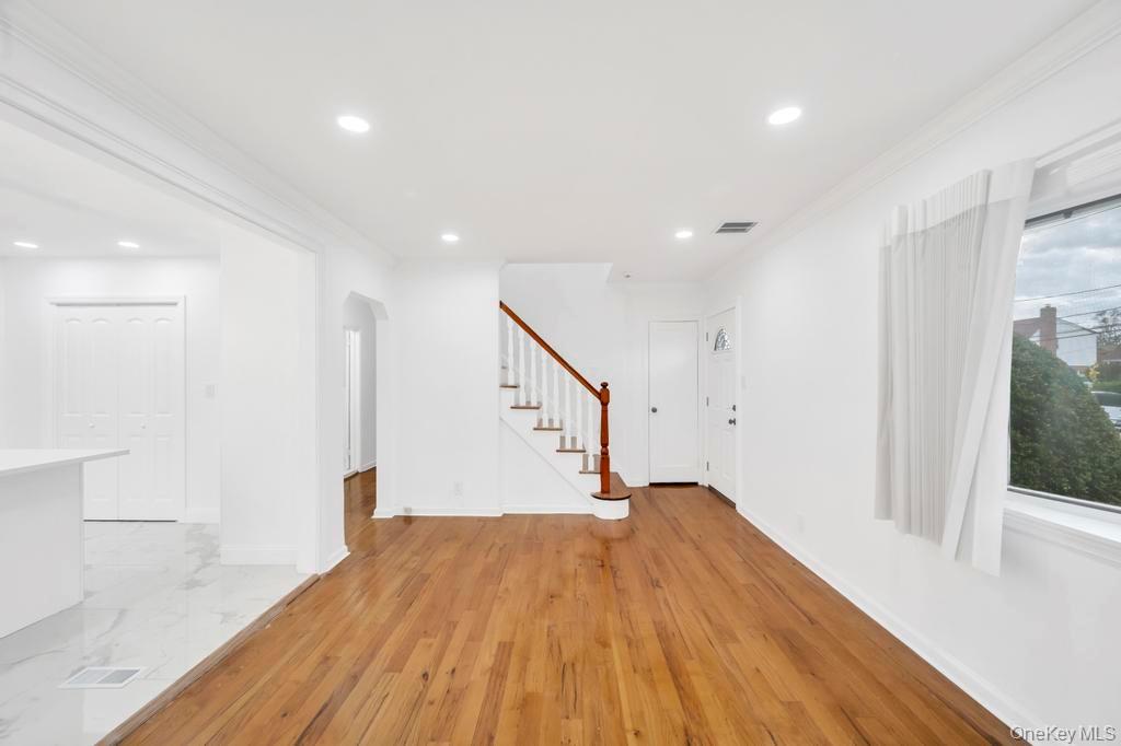 #8 photo, 34 Alstead Road, Valley Stream , NY 11580