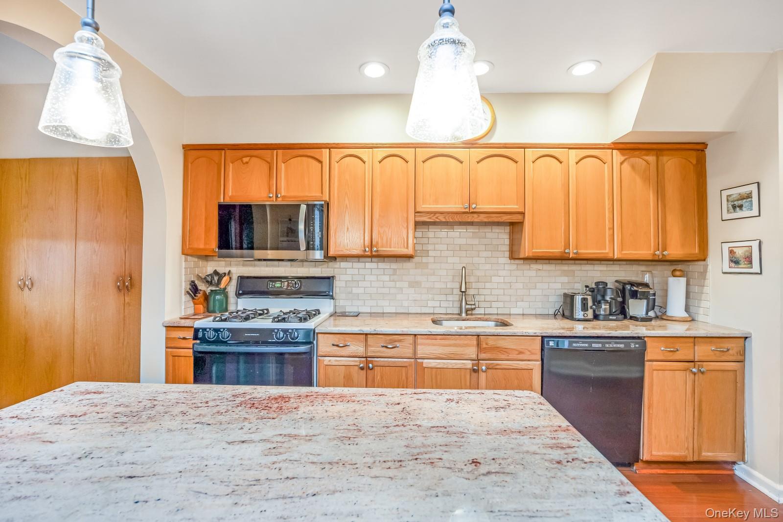 #11 photo, 64-67 83rd Street, Middle Village , NY 11379