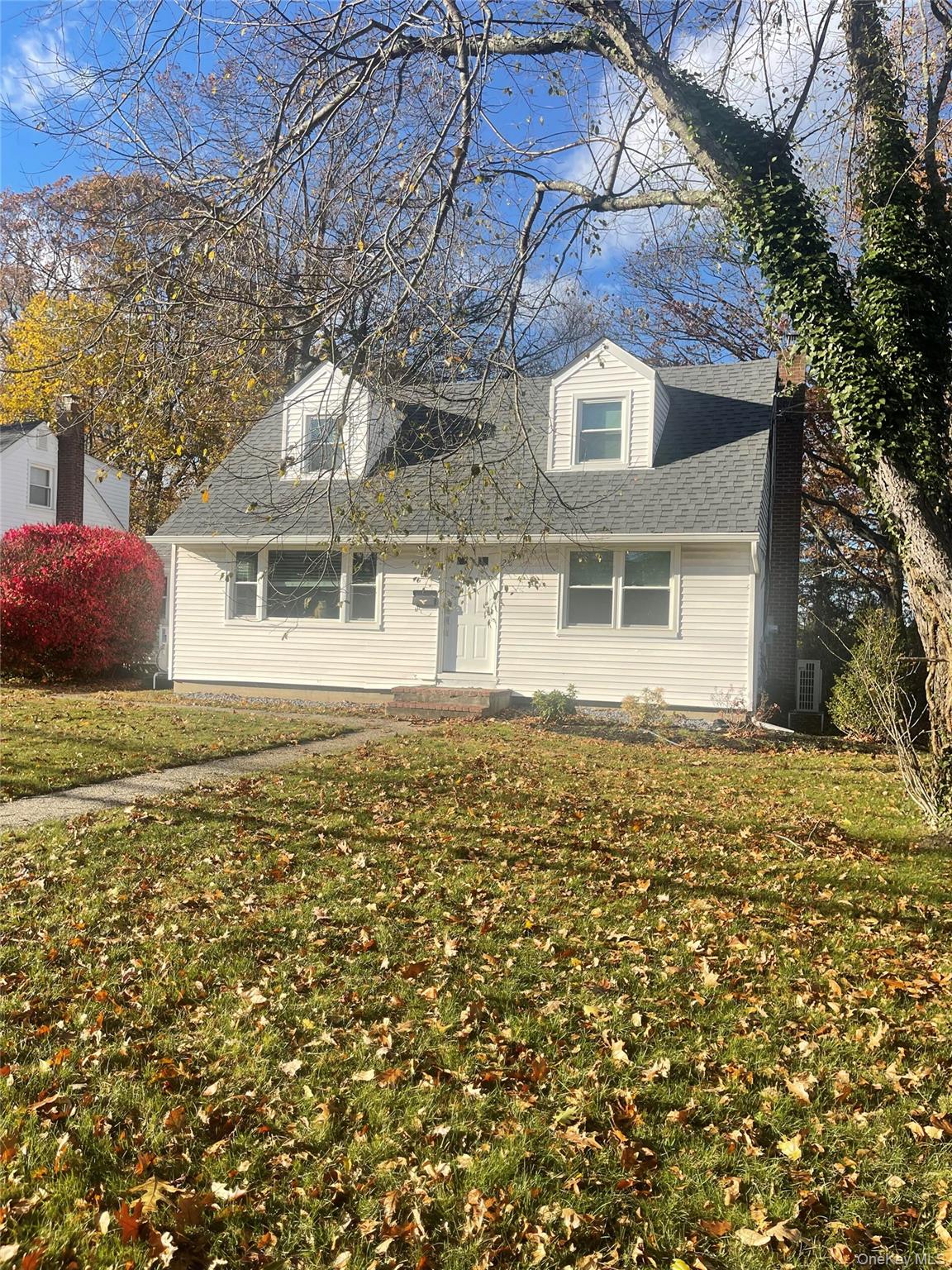 #1 photo, 206 Dickinson Avenue, East Northport , NY 11731