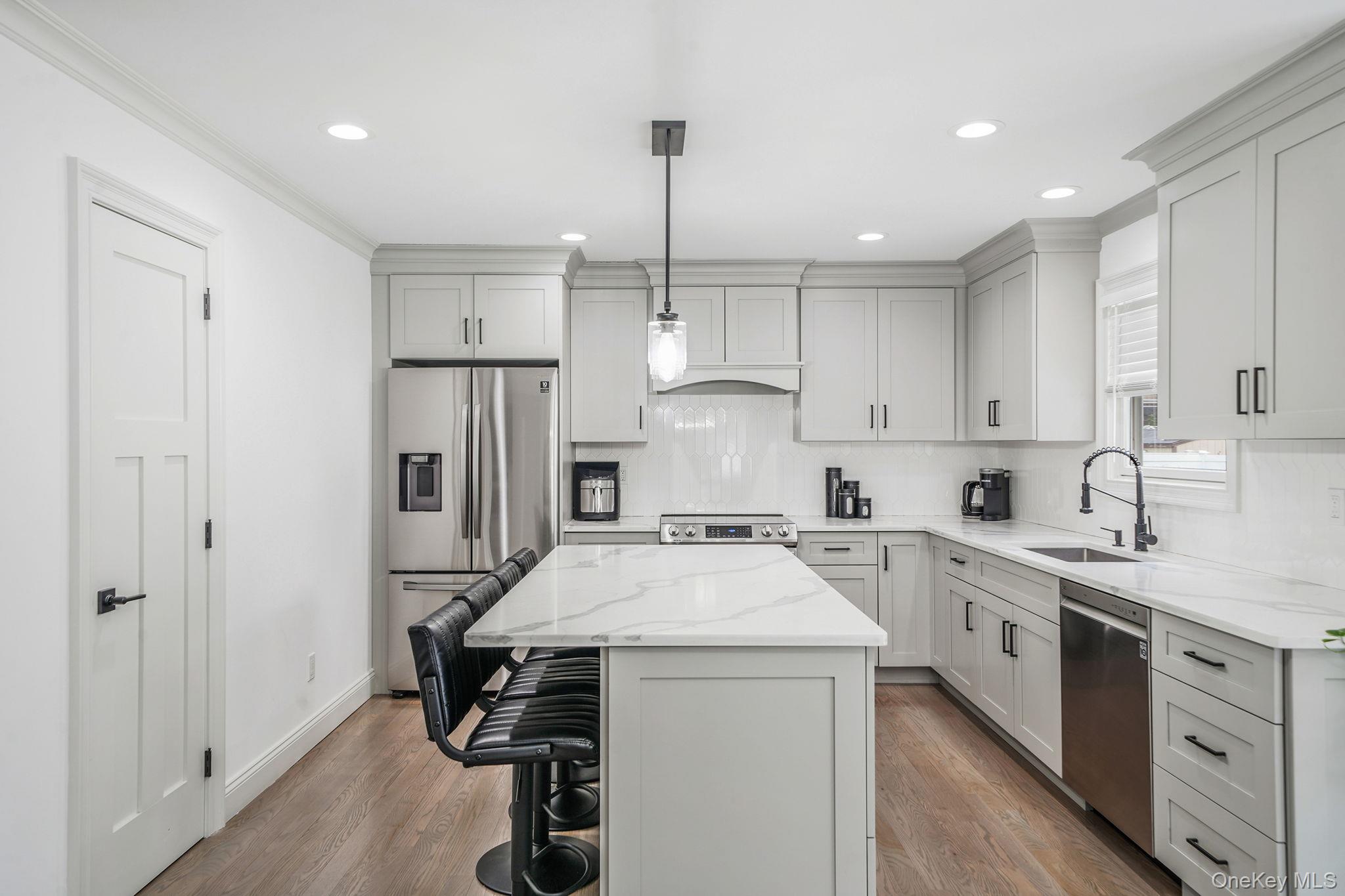 #11 photo, 122 4th Street, Saint James , NY 11780