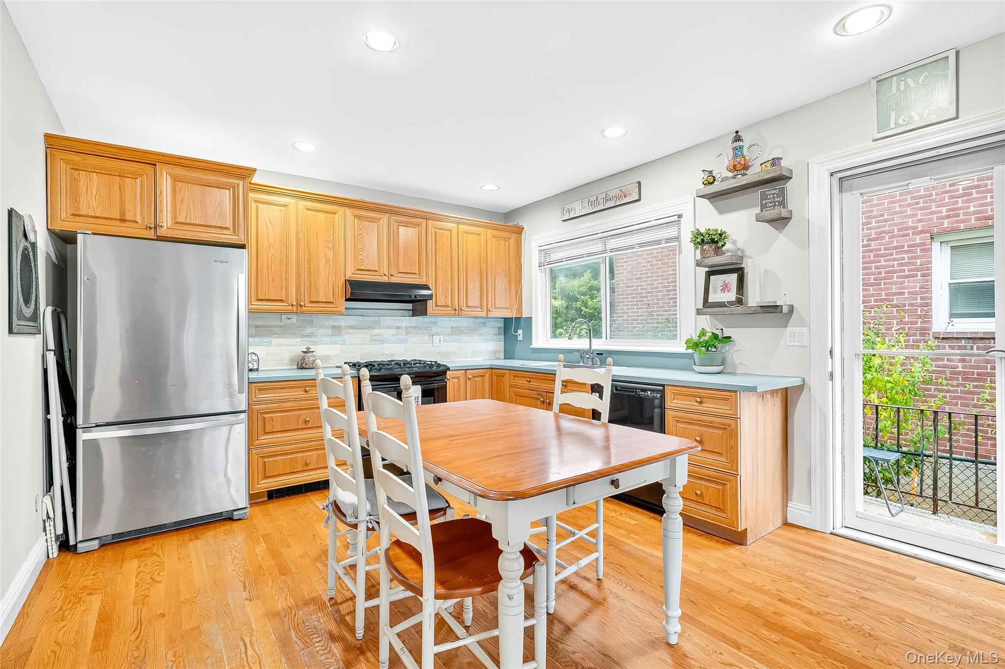 #4 photo, 158 Park Avenue, Harrison , NY 10528