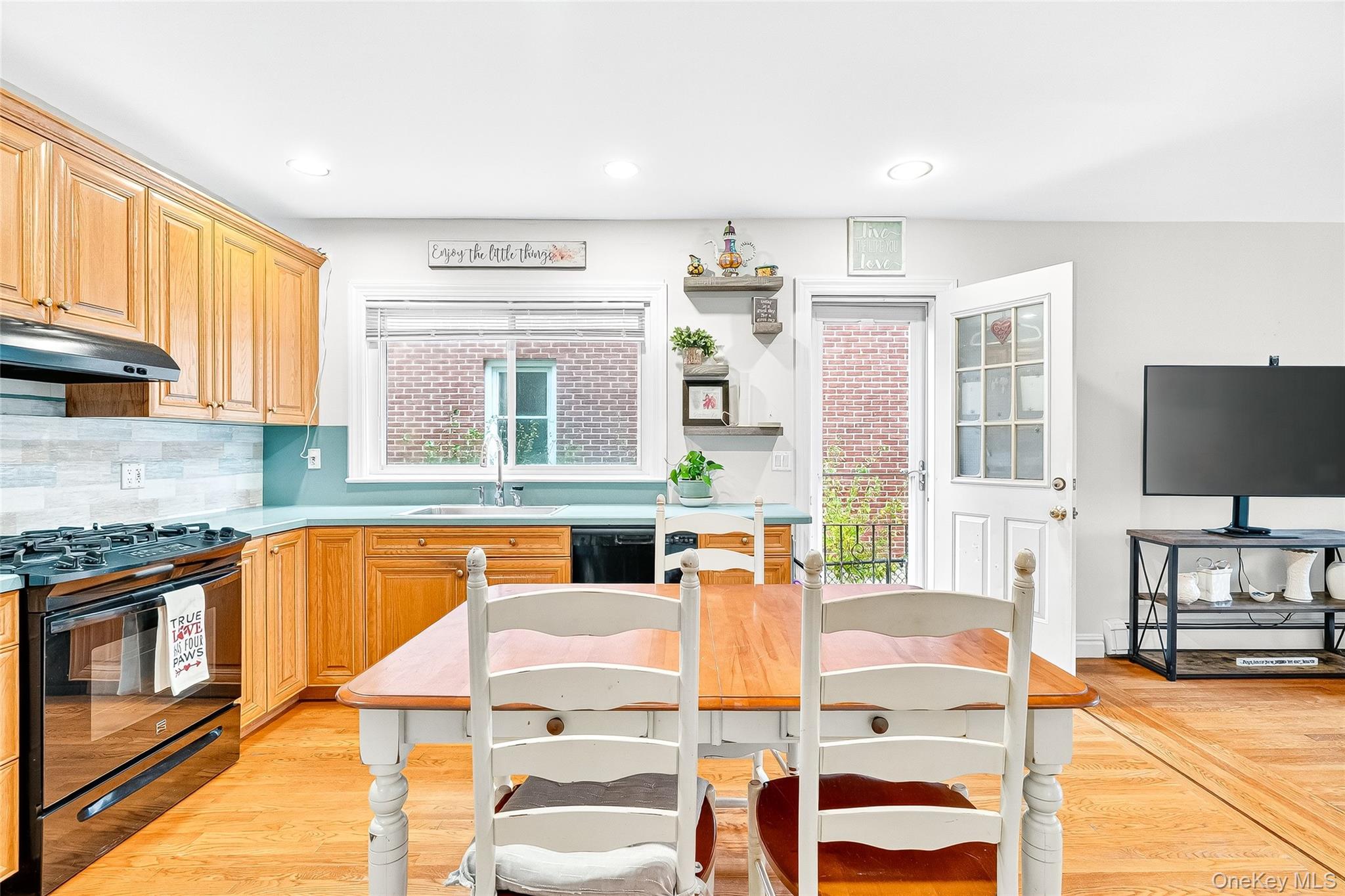 #5 photo, 158 Park Avenue, Harrison , NY 10528